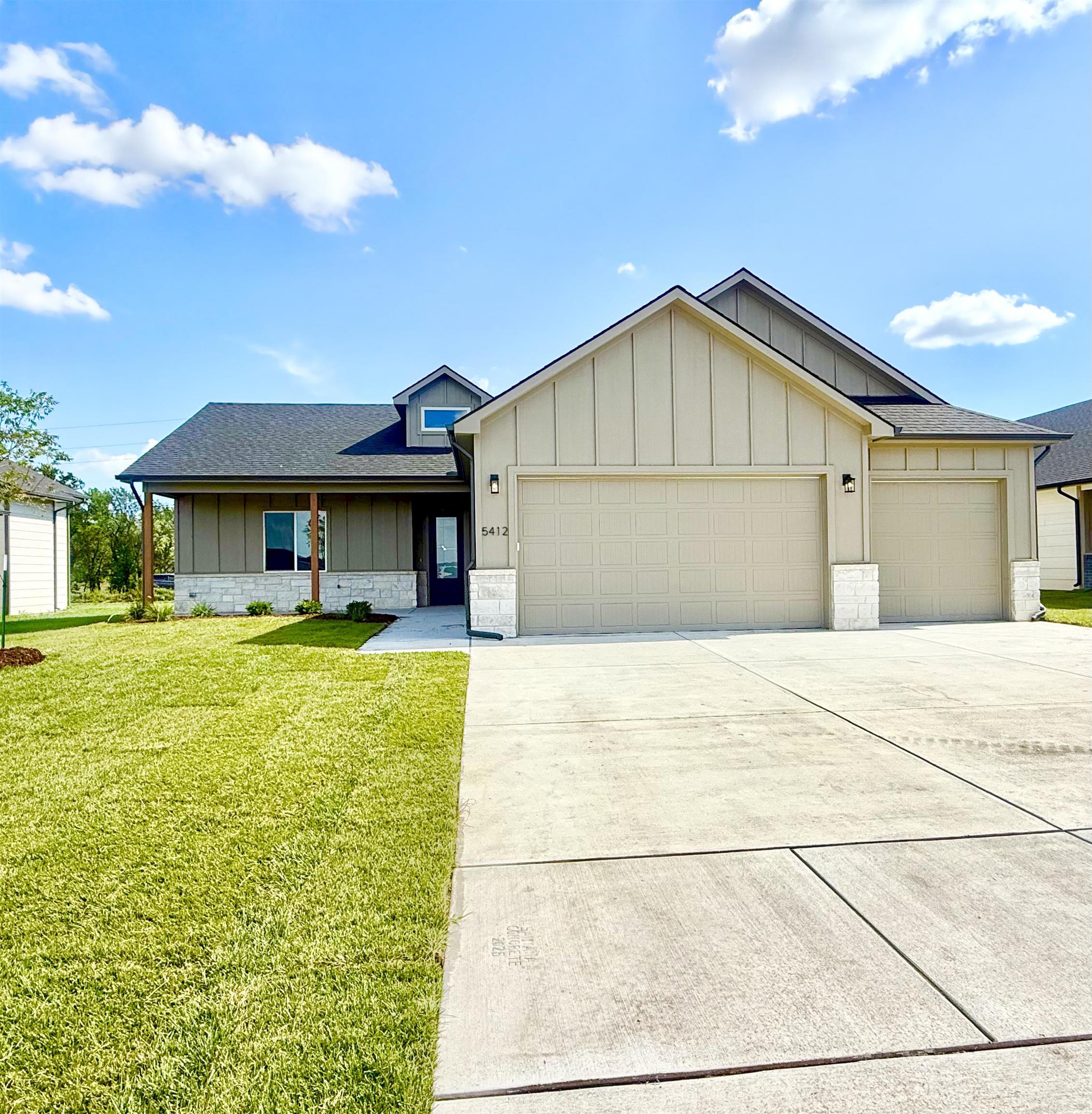 5412 N Toben Ct Property Photo 1