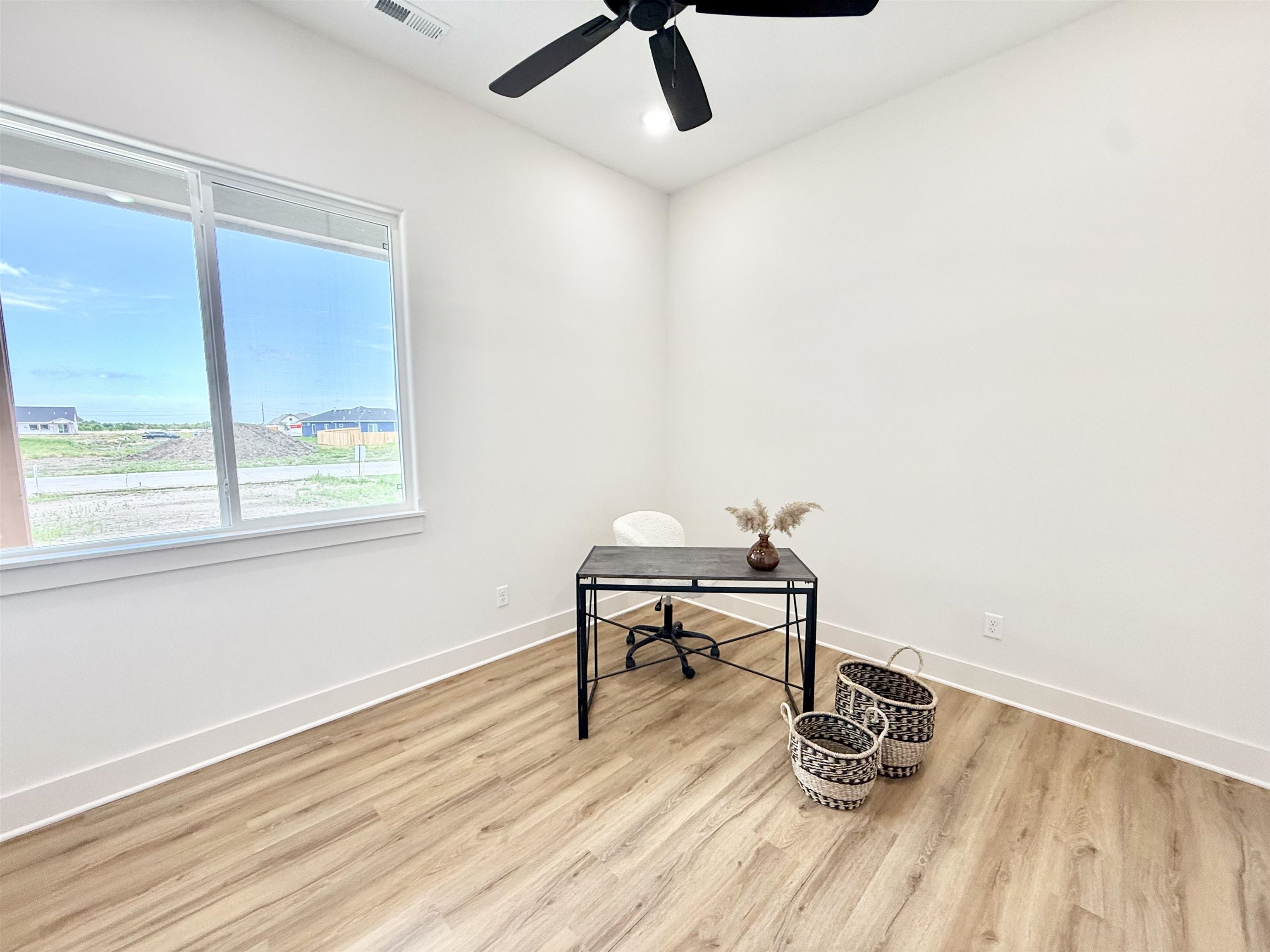 5412 N Toben Ct Property Photo 8