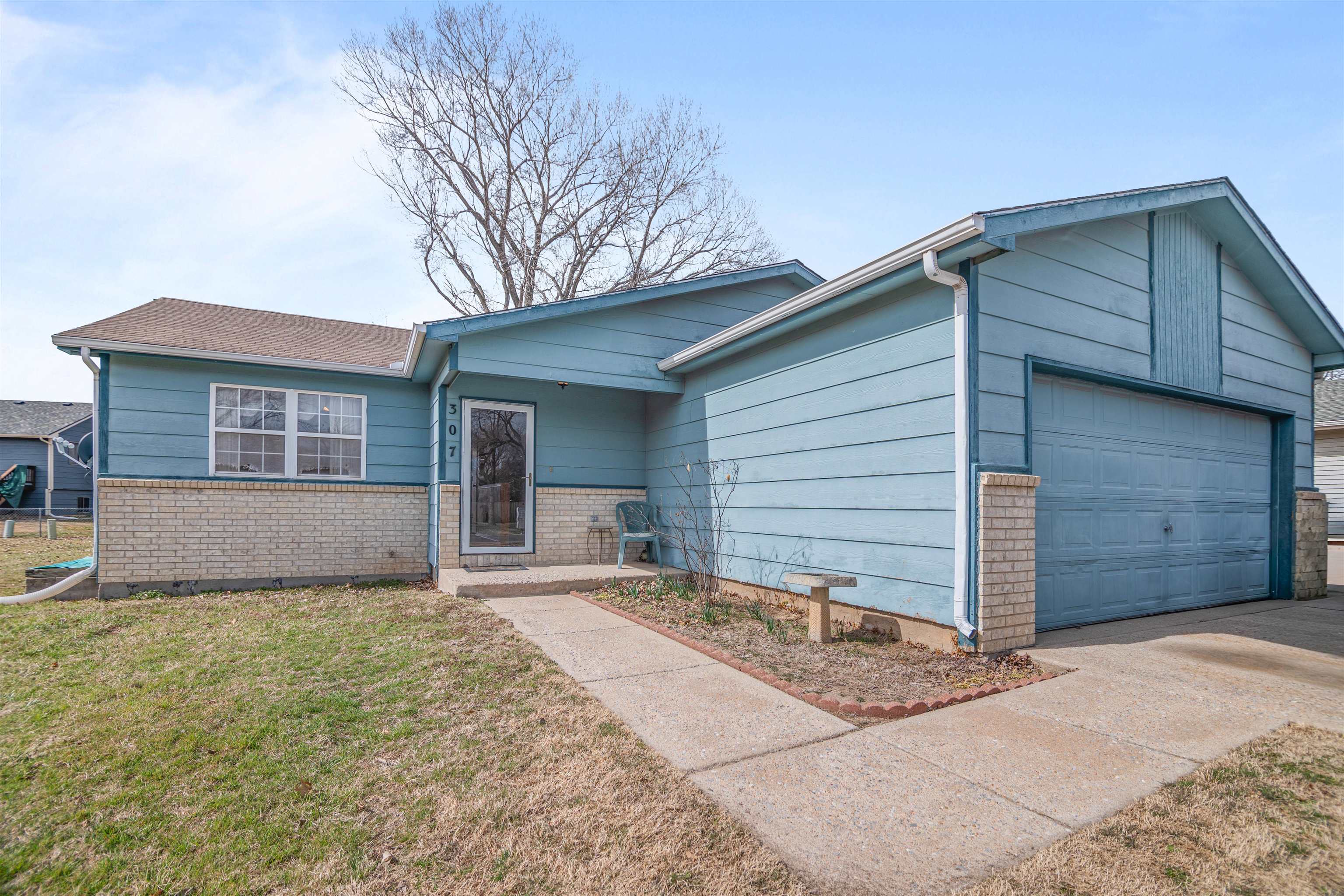 307 N Sioux St Property Photo 1