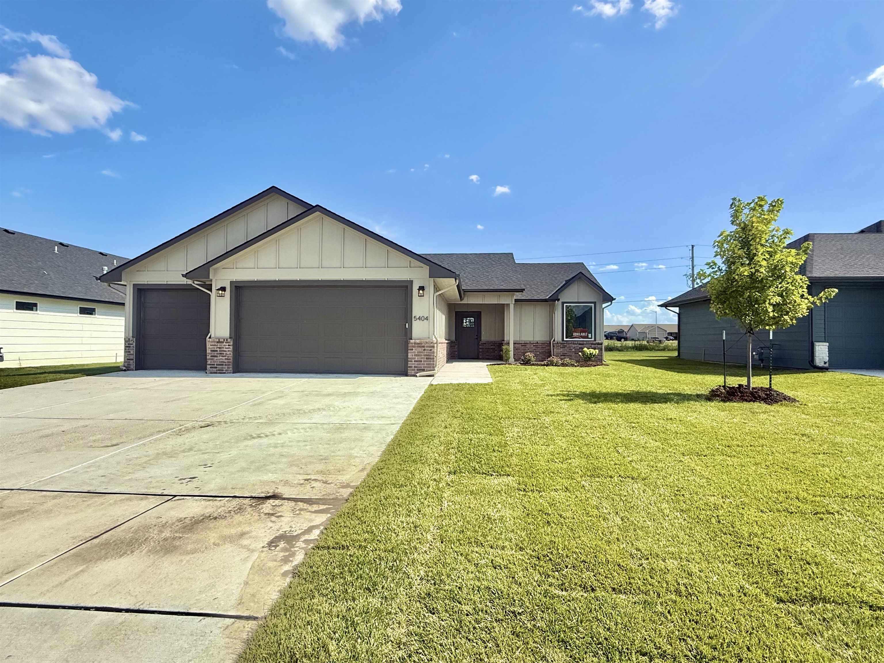5404 N Toben Ct Property Photo 1