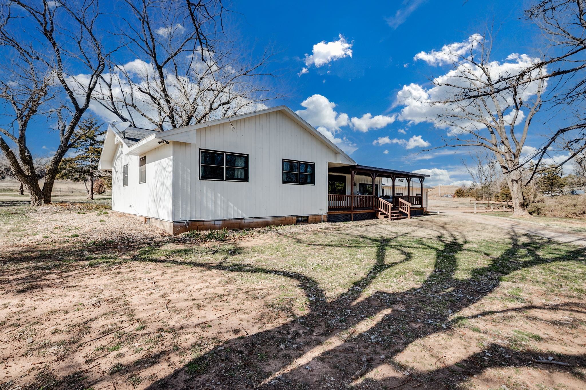 875 Ne 20th Property Photo 4