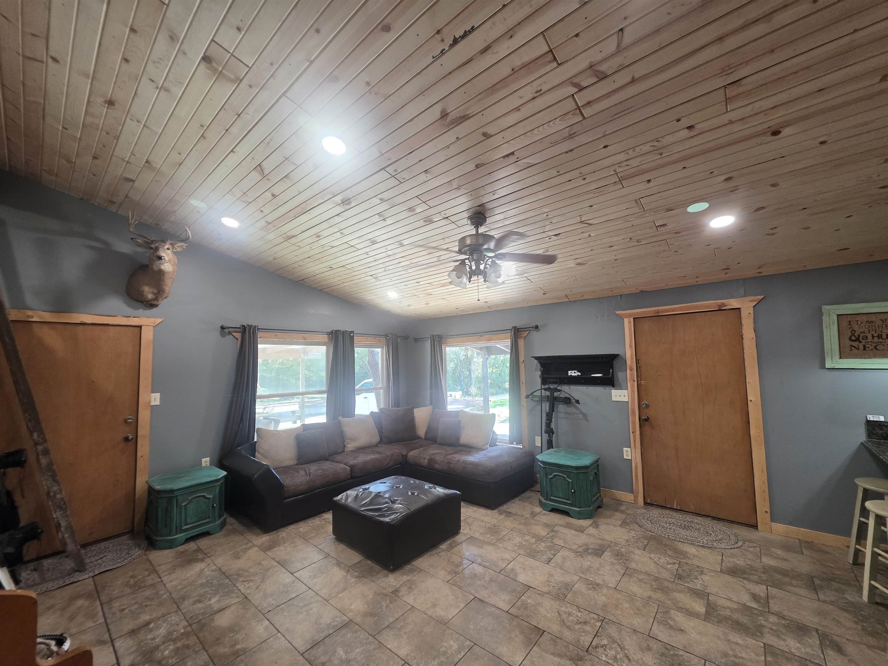 407 Y50 Property Photo 8