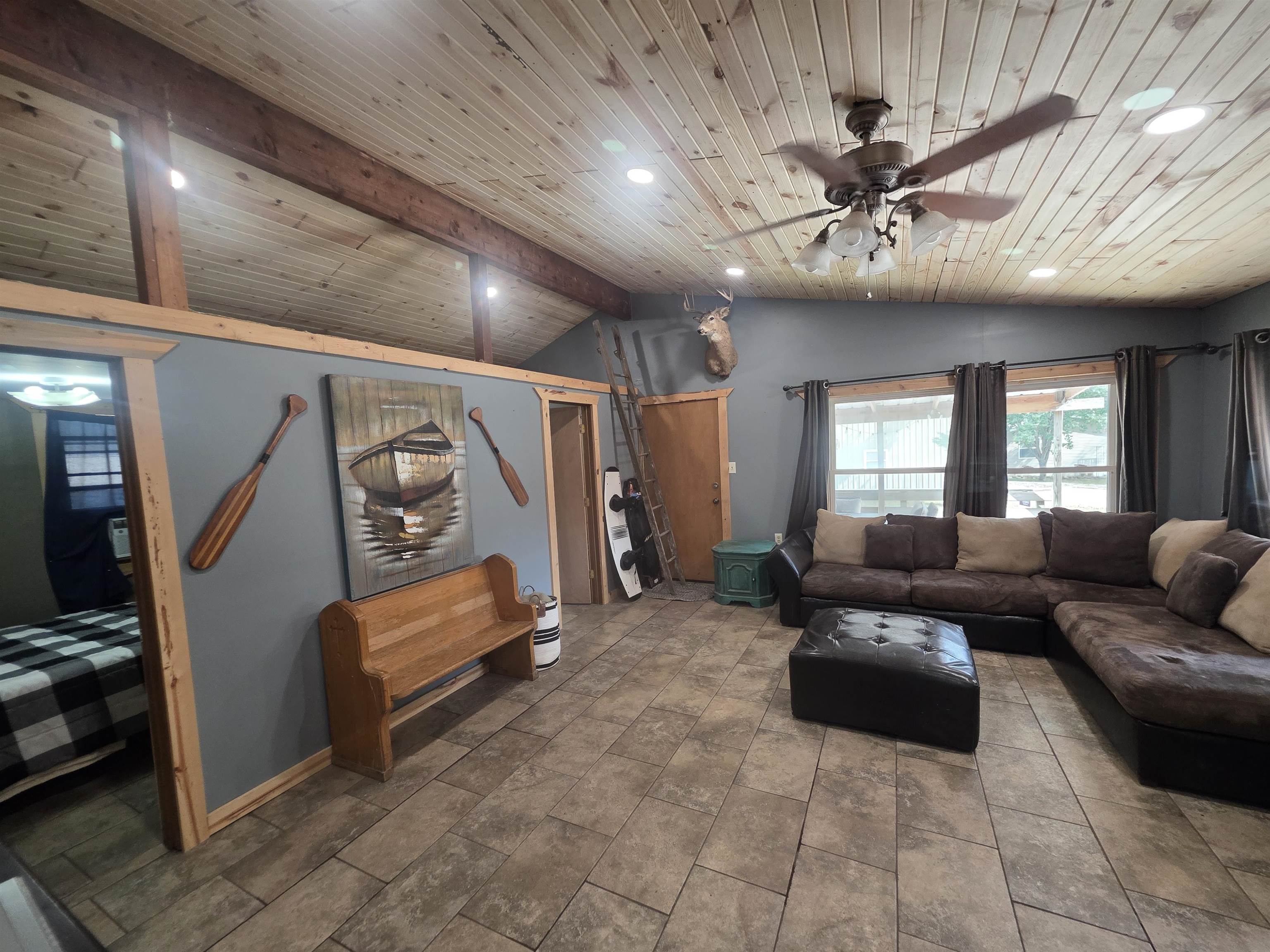 407 Y50 Property Photo 17