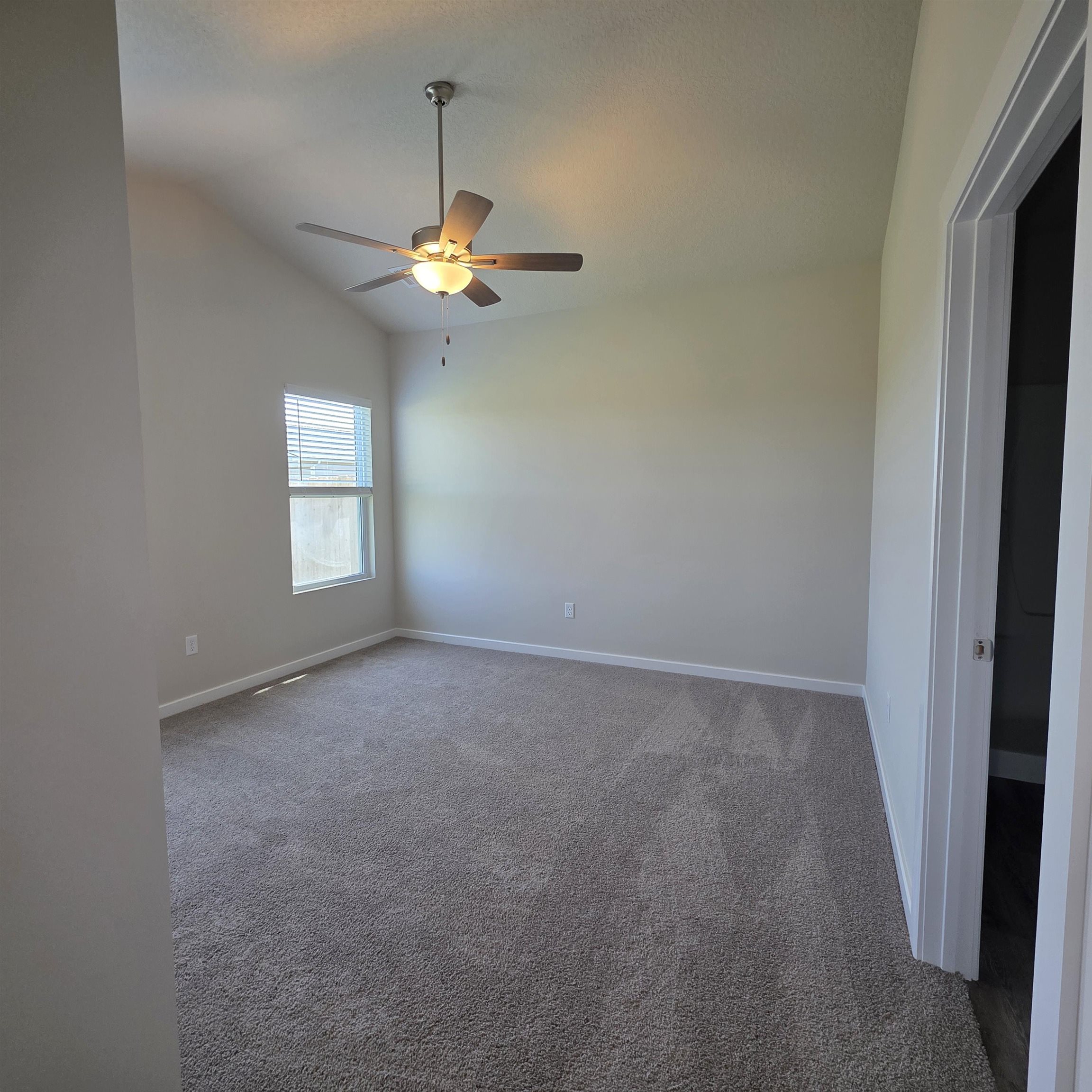 932 N Forestview St Property Photo 17