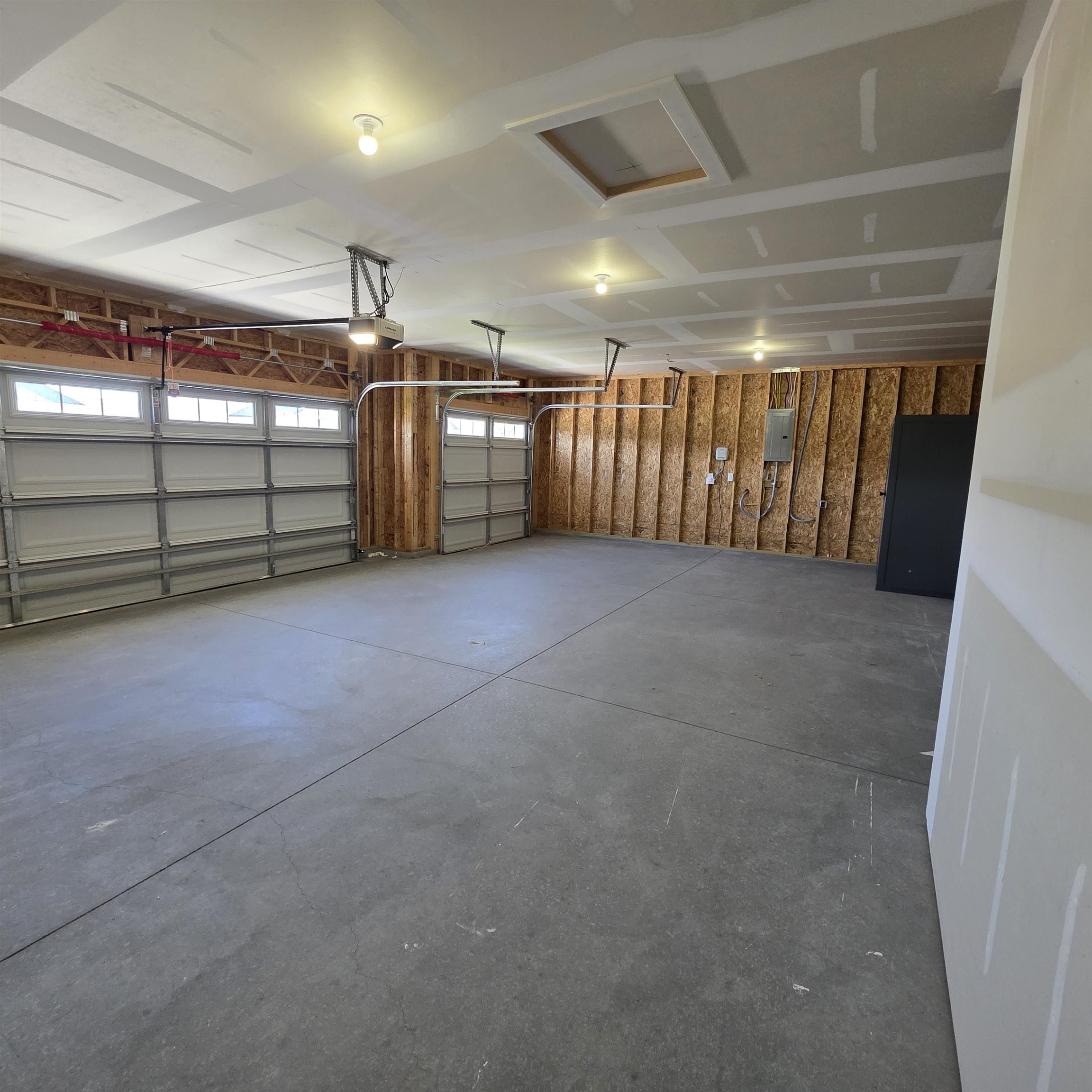 932 N Forestview St Property Photo 22
