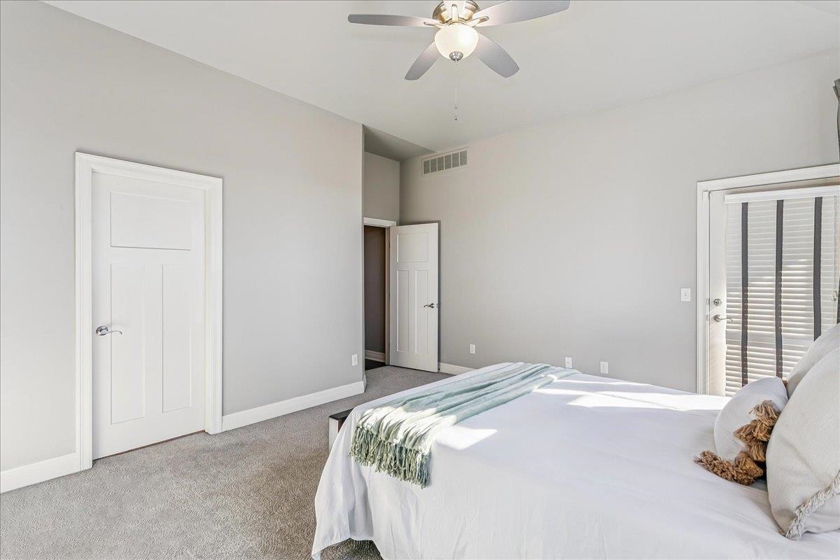 1401 N Shadow Rock Dr Property Photo 12