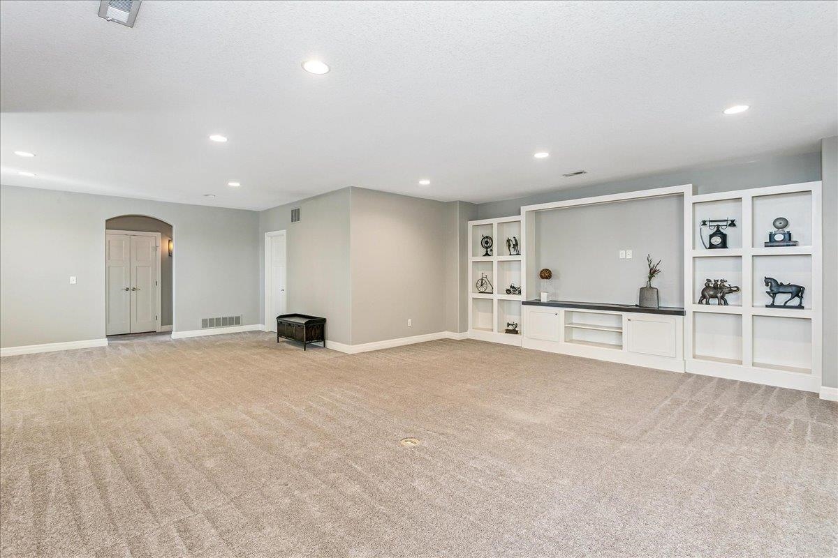 1401 N Shadow Rock Dr Property Photo 22