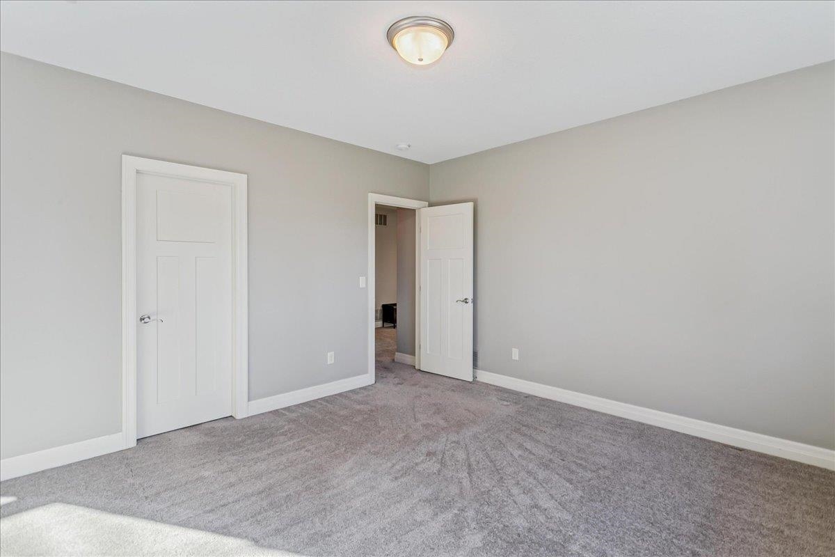 1401 N Shadow Rock Dr Property Photo 28