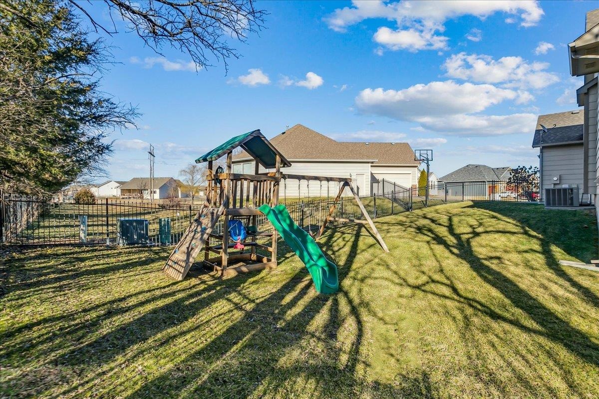 1401 N Shadow Rock Dr Property Photo 34