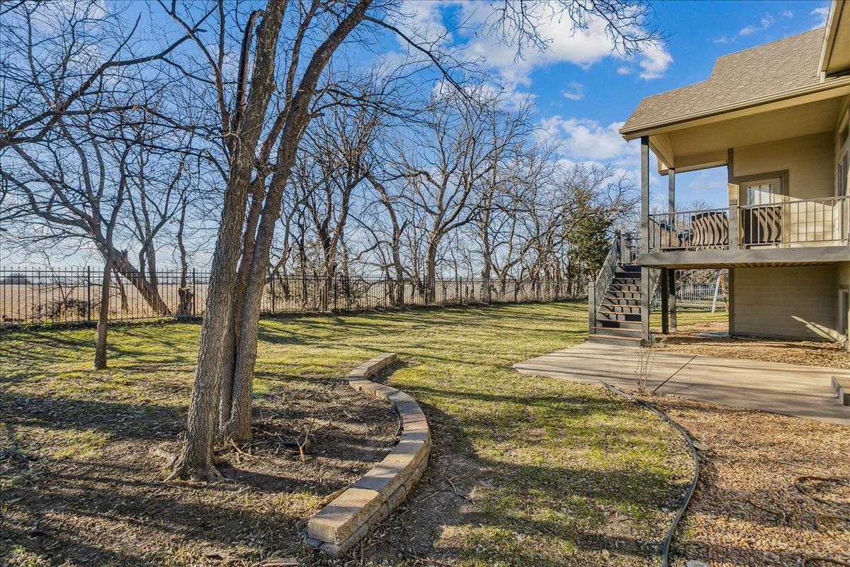 1401 N Shadow Rock Dr Property Photo 36