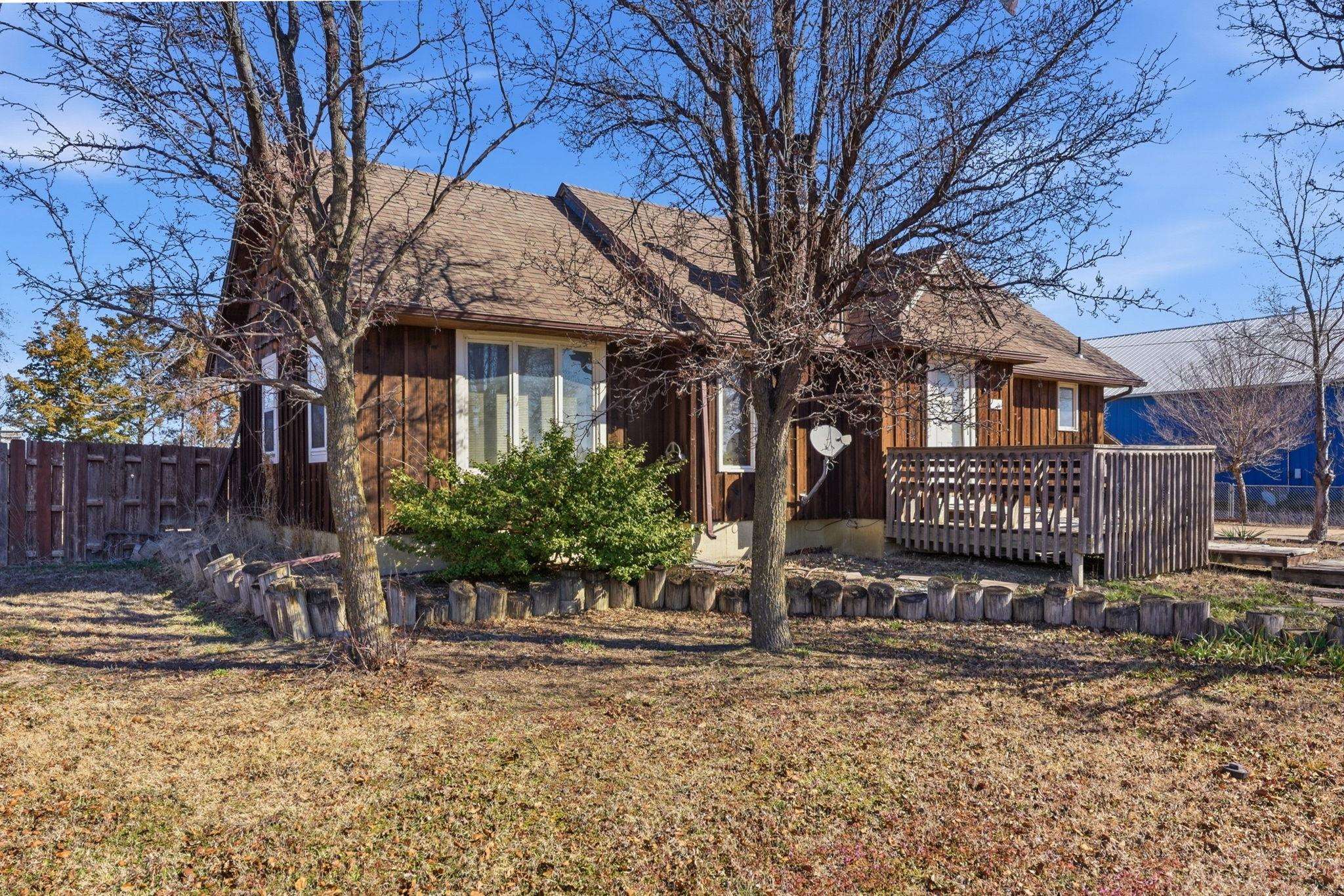 718 E Kechi Rd Property Photo 1