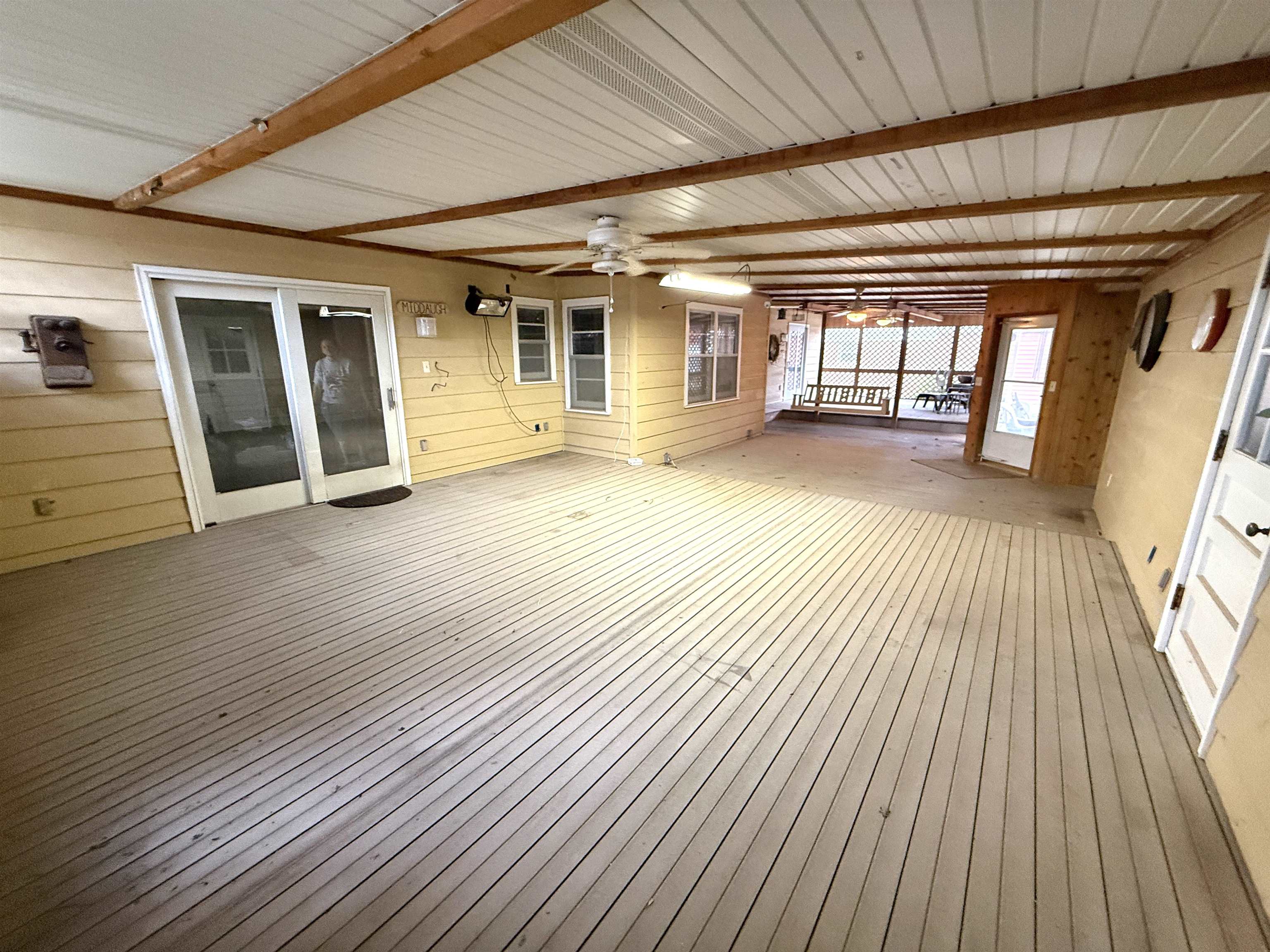 624 N Springfield Property Photo 4