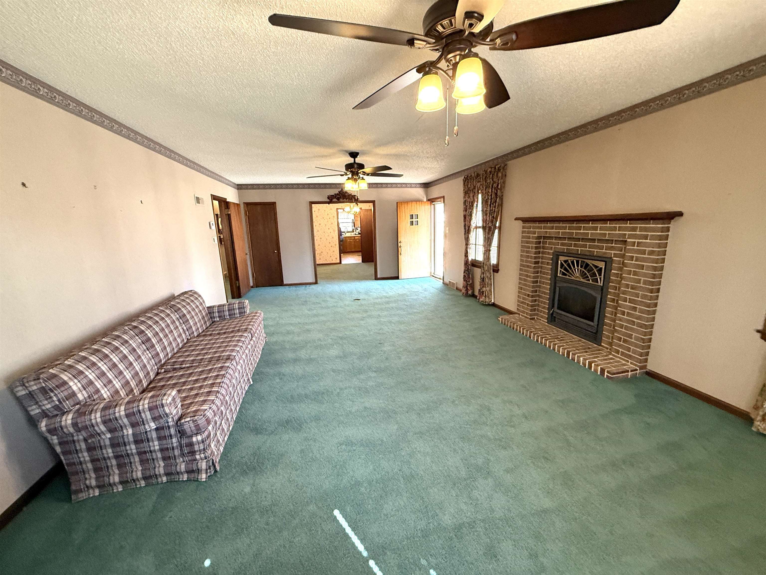 624 N Springfield Property Photo 8