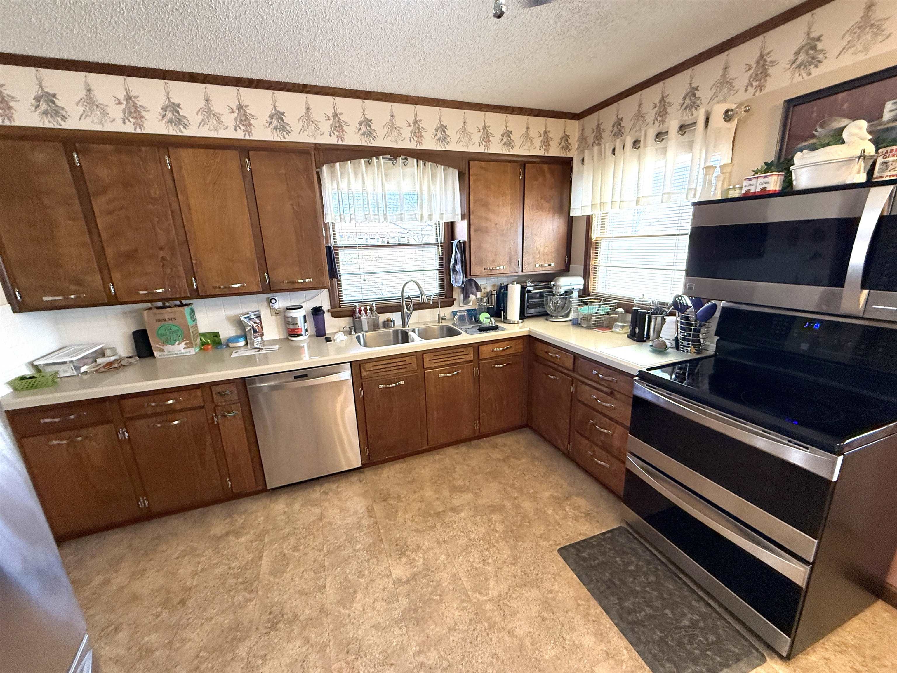 624 N Springfield Property Photo 10