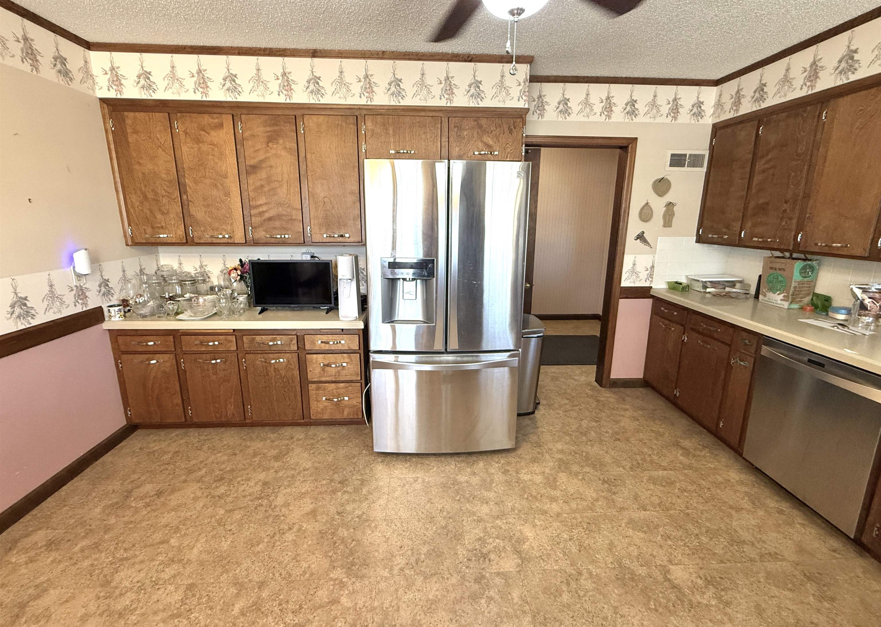 624 N Springfield Property Photo 12