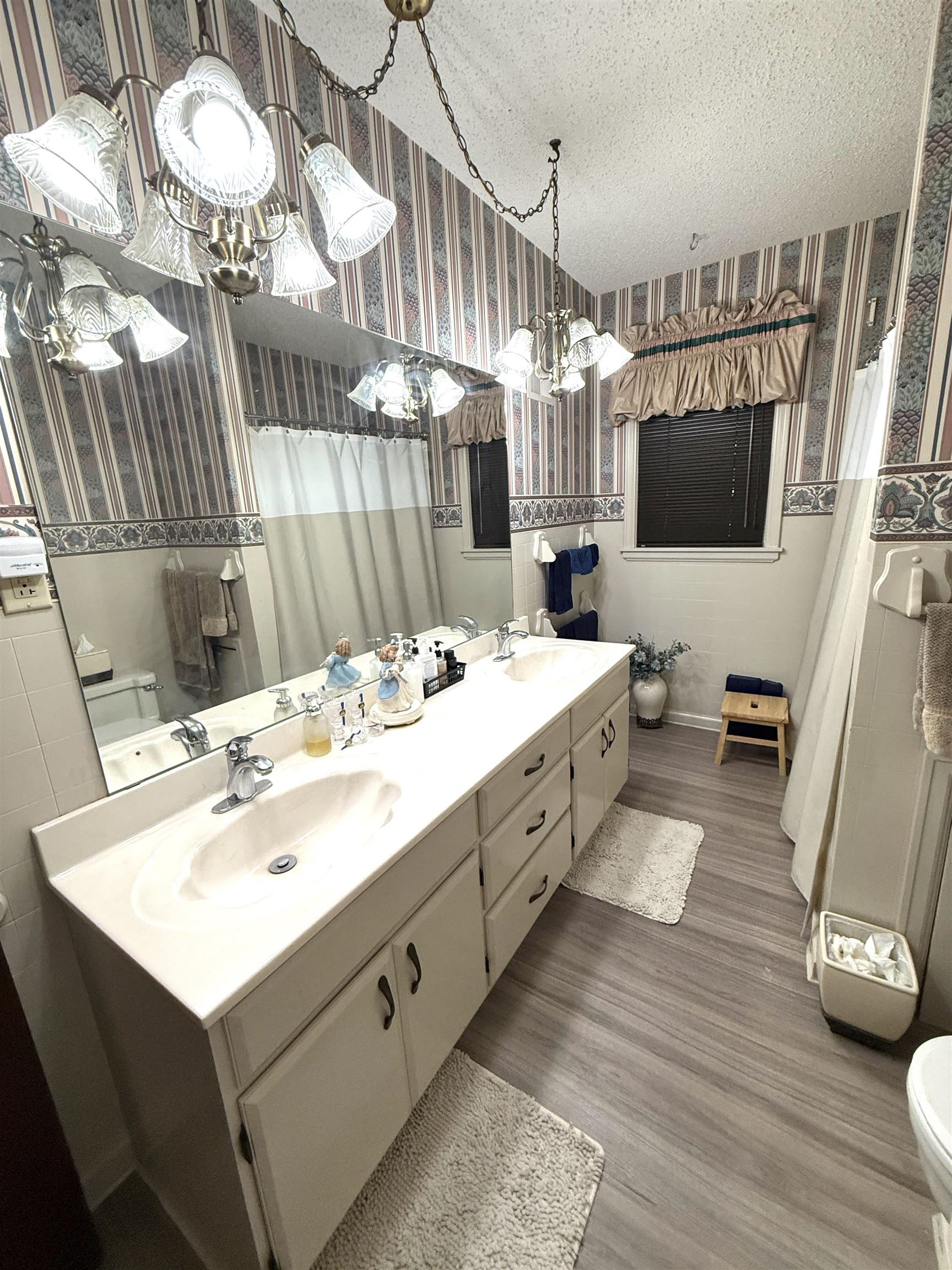 624 N Springfield Property Photo 20