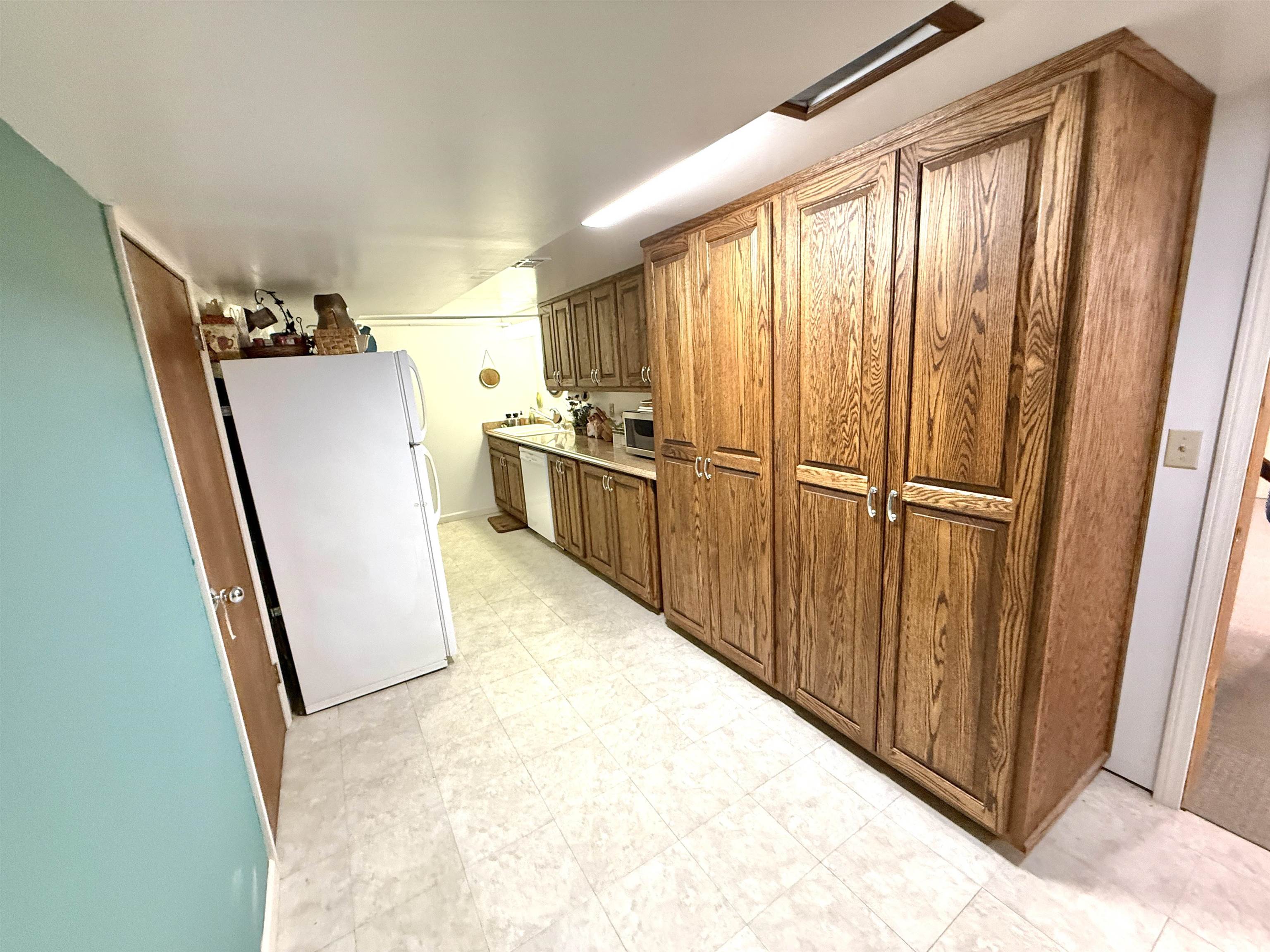 624 N Springfield Property Photo 24
