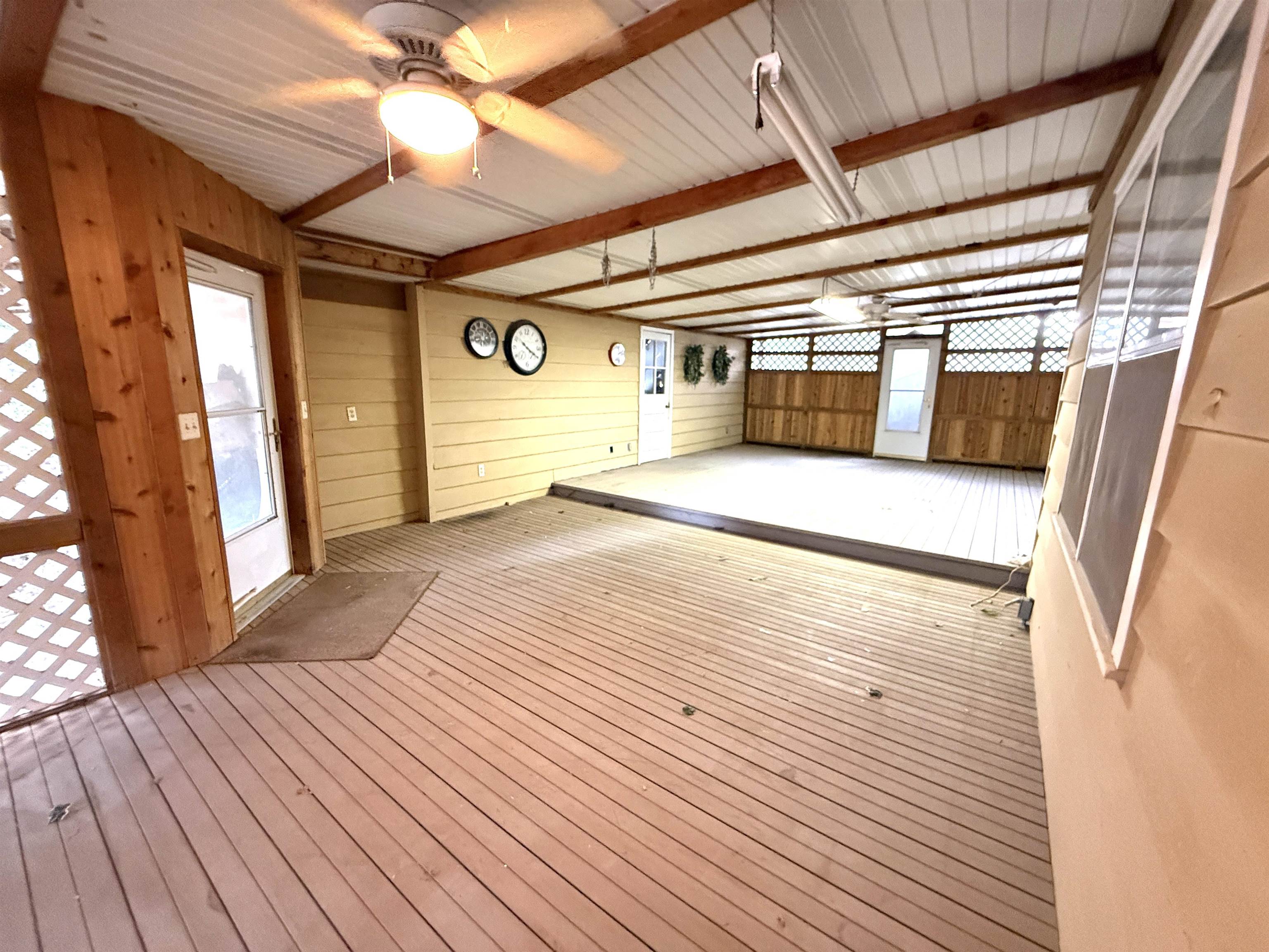 624 N Springfield Property Photo 28