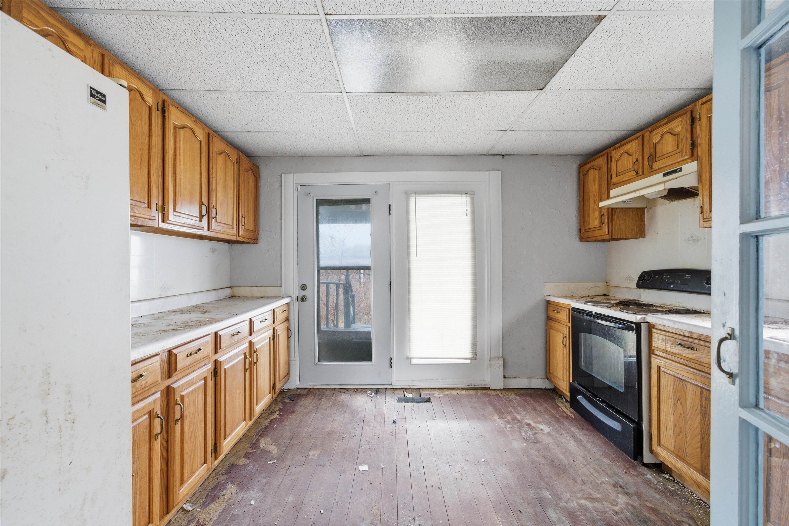 1308 S Market St Property Photo 6