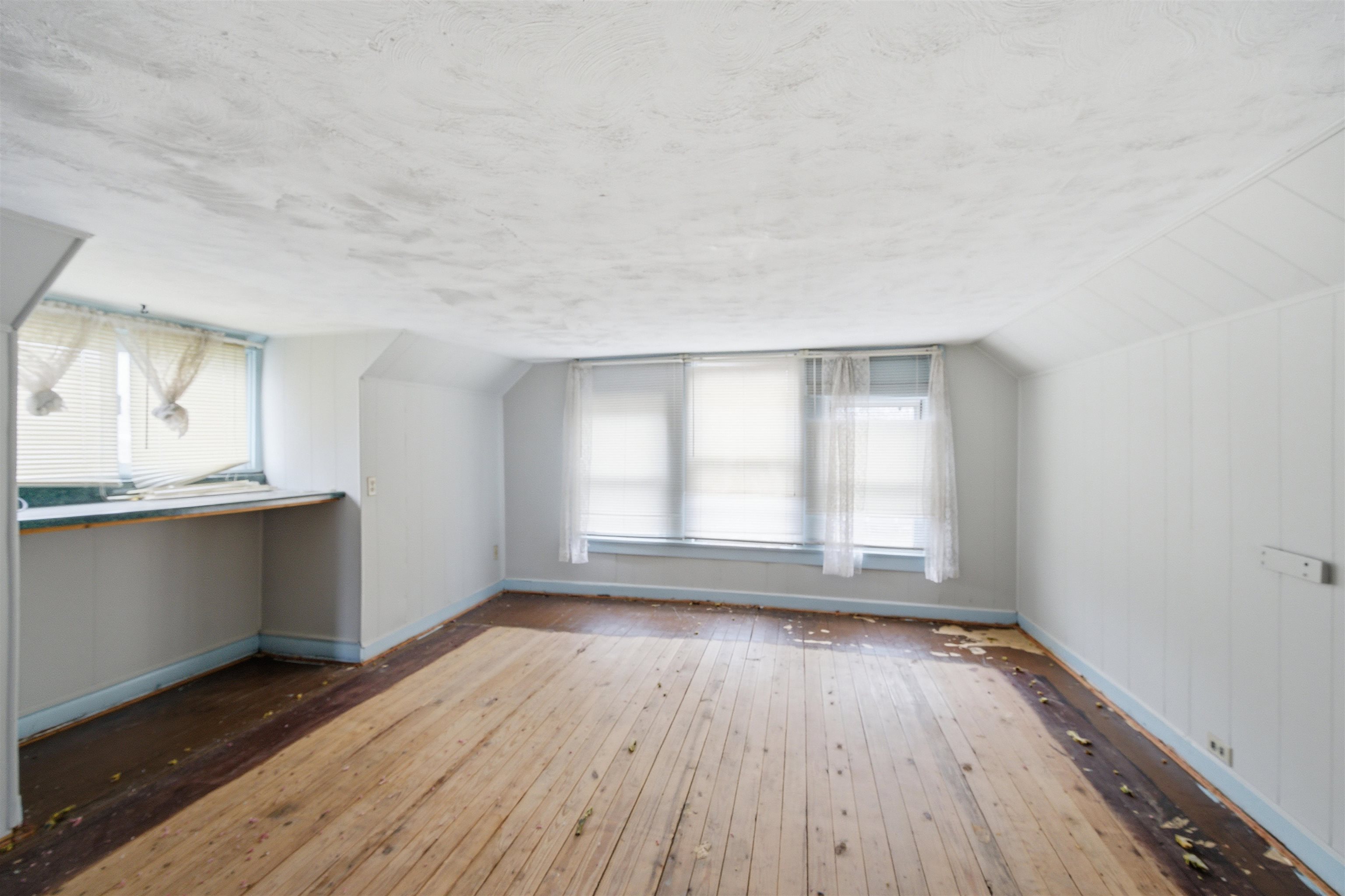 1308 S Market St Property Photo 12