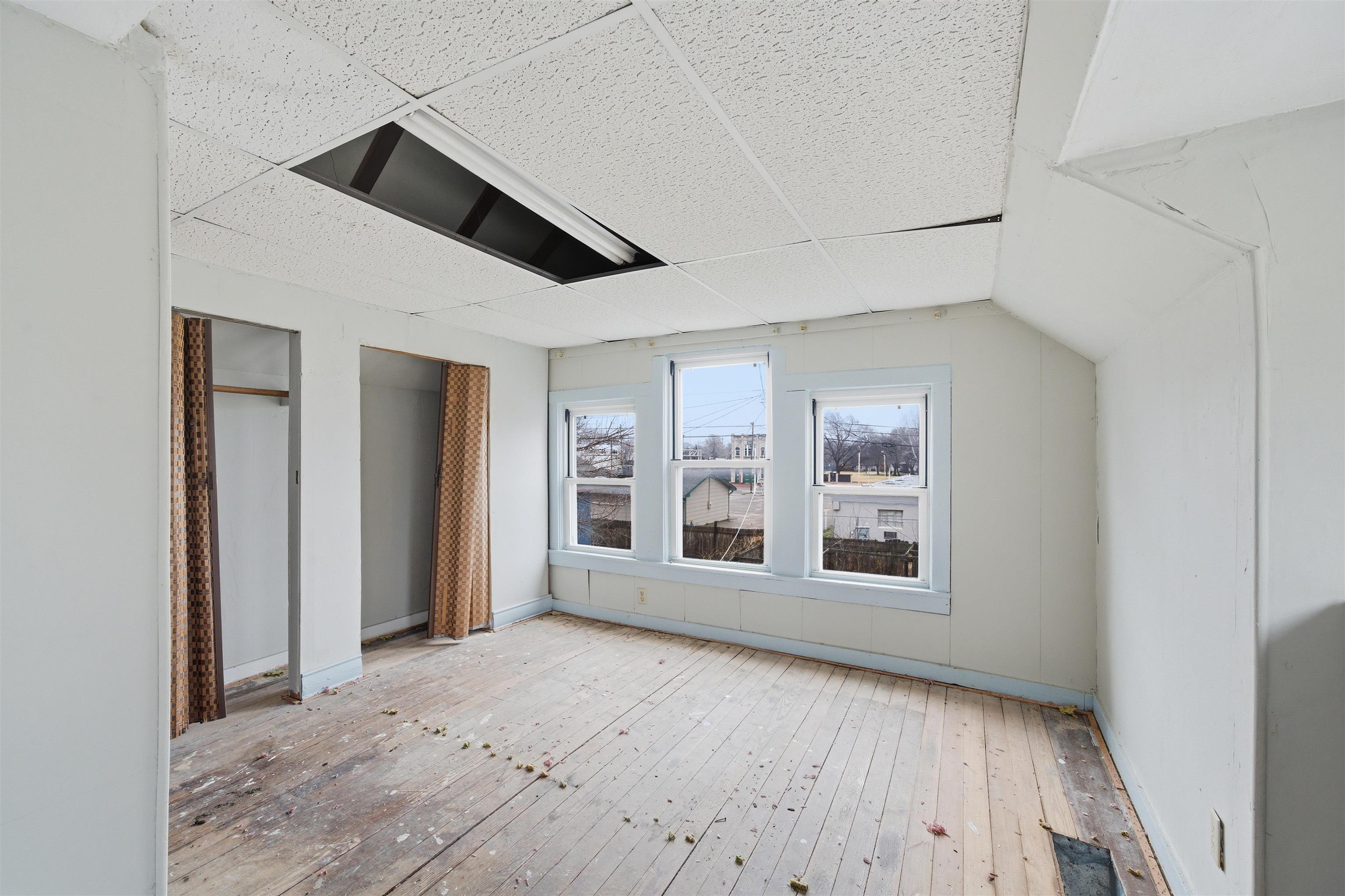 1308 S Market St Property Photo 15