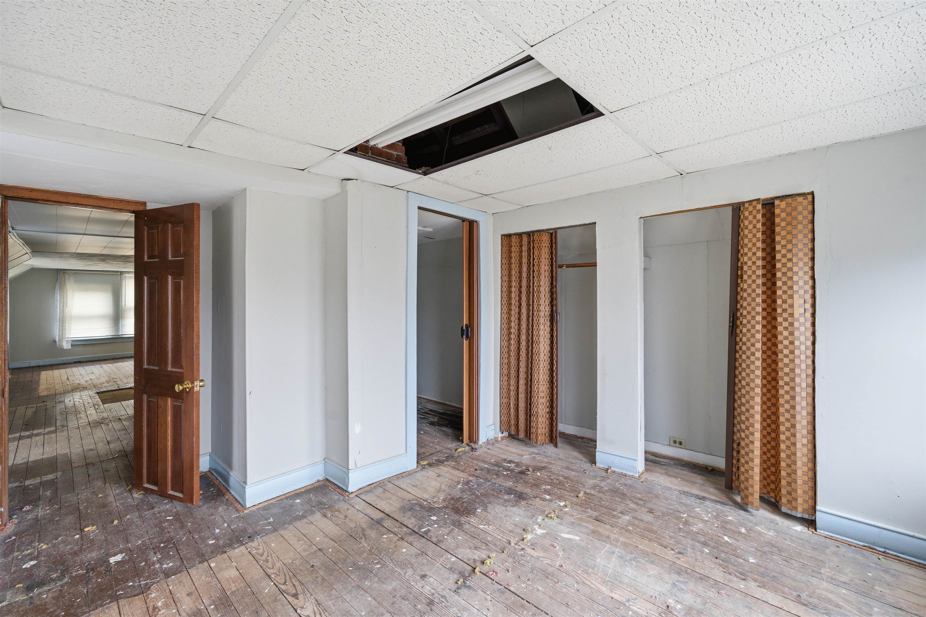 1308 S Market St Property Photo 16