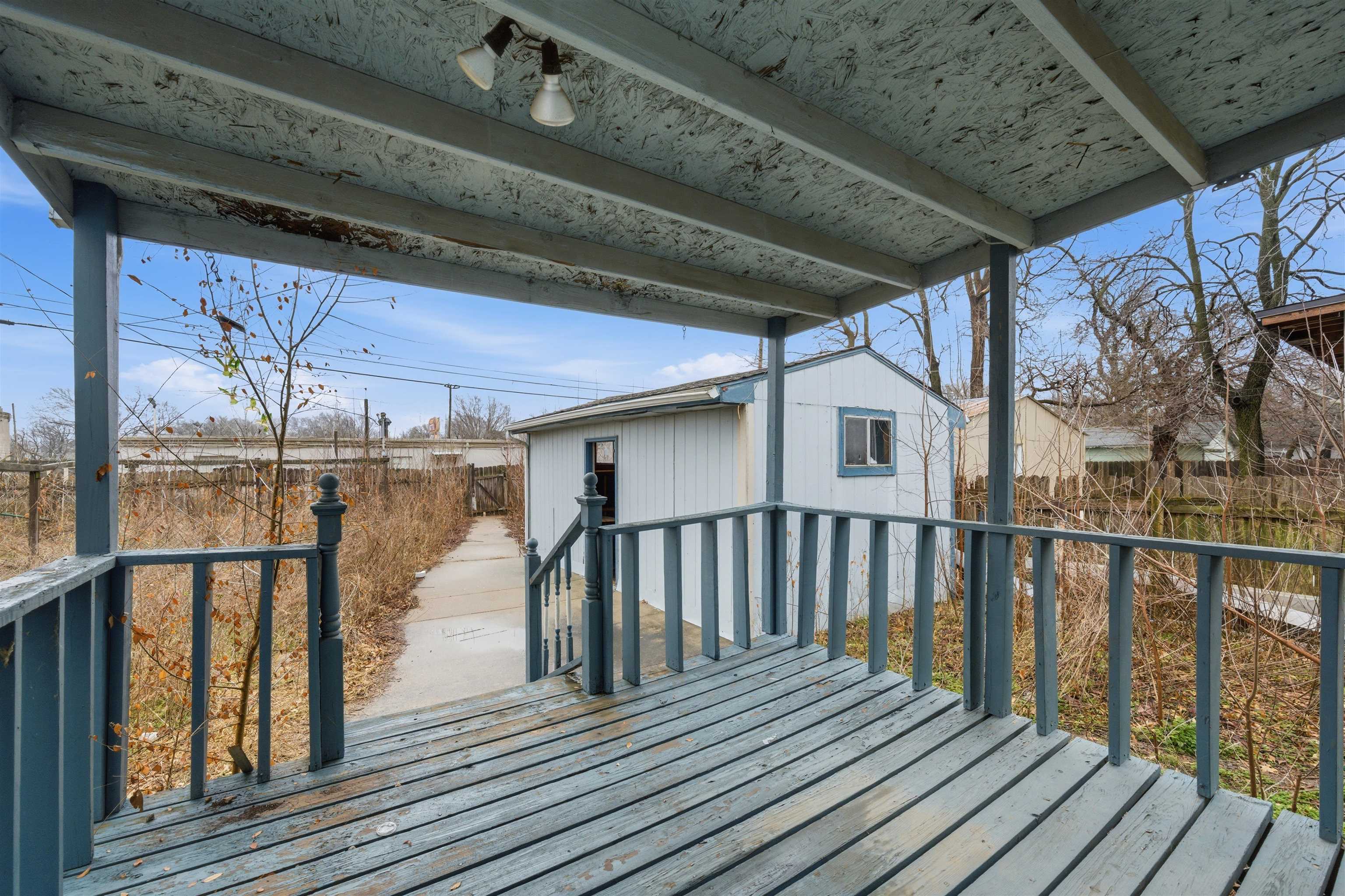 1308 S Market St Property Photo 19