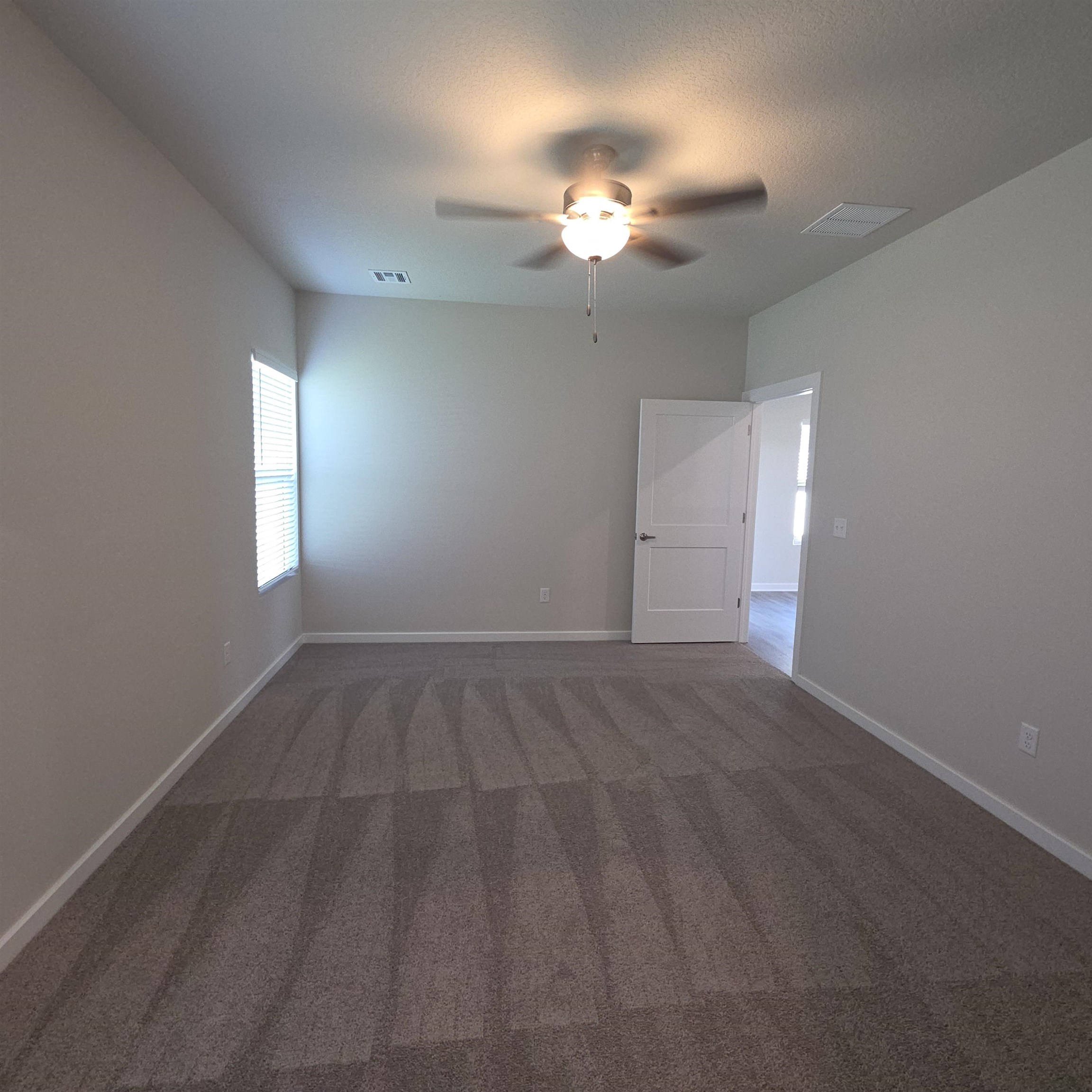 923 N Forestview St Property Photo 5