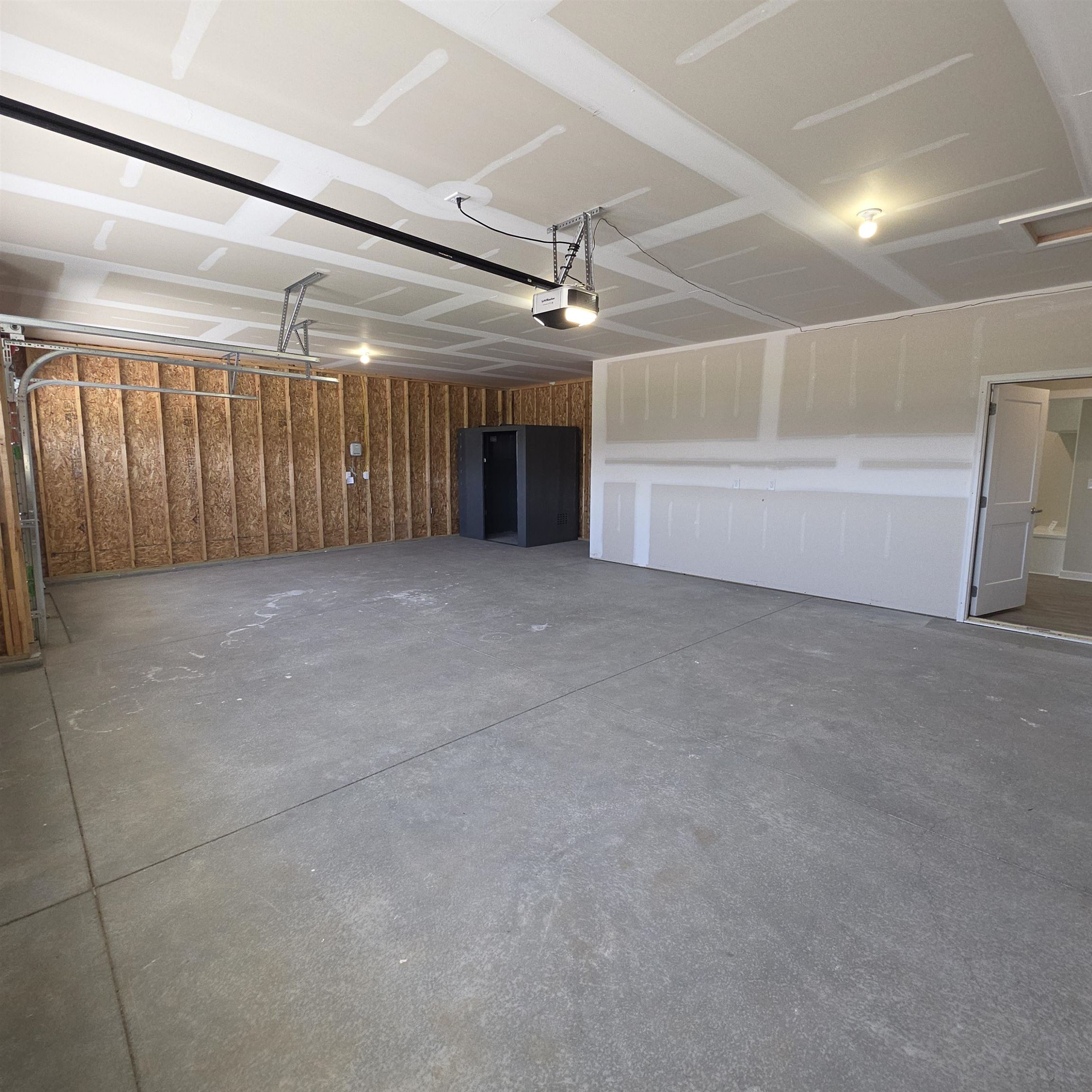 923 N Forestview St Property Photo 16