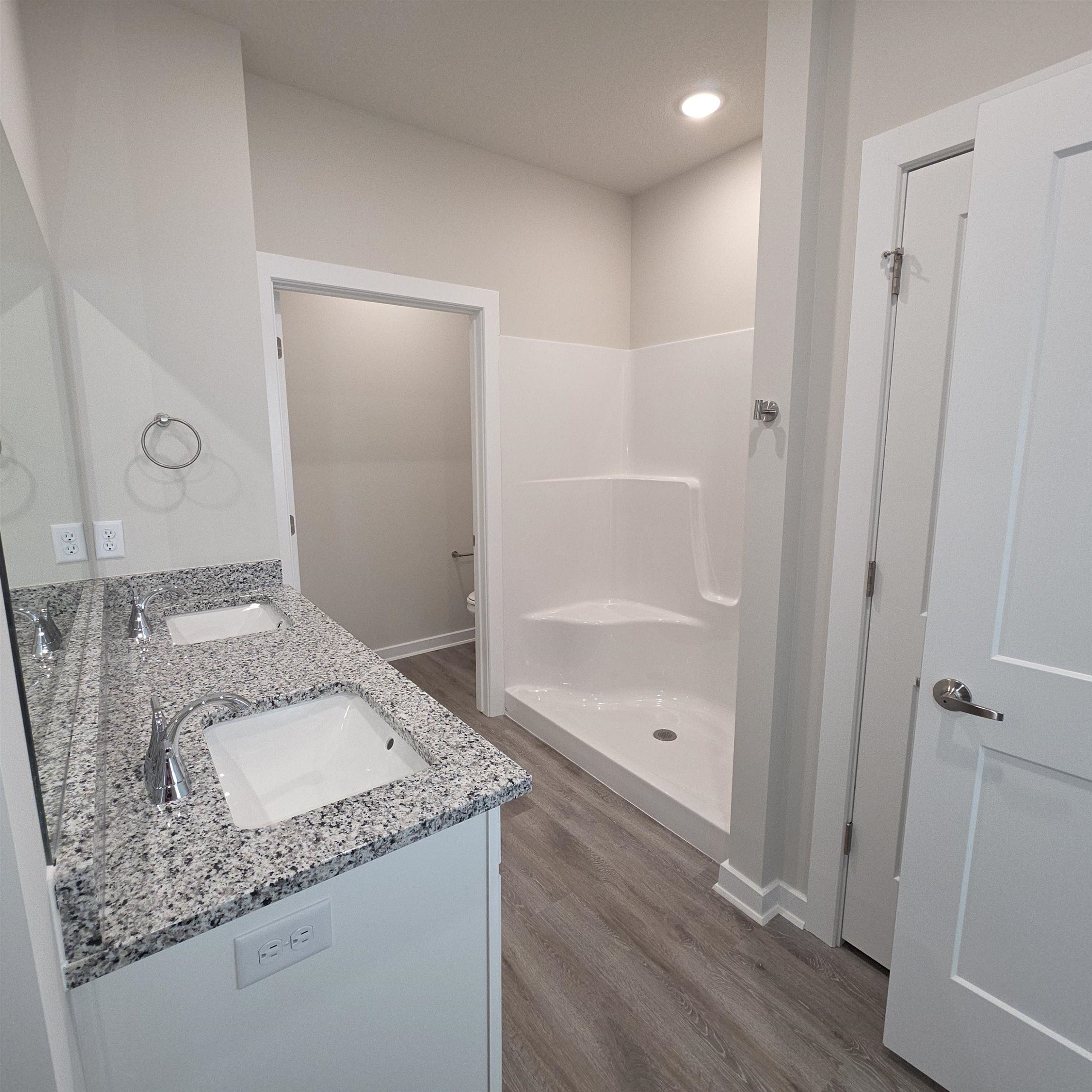 904 N Forestview Ct Property Photo 9