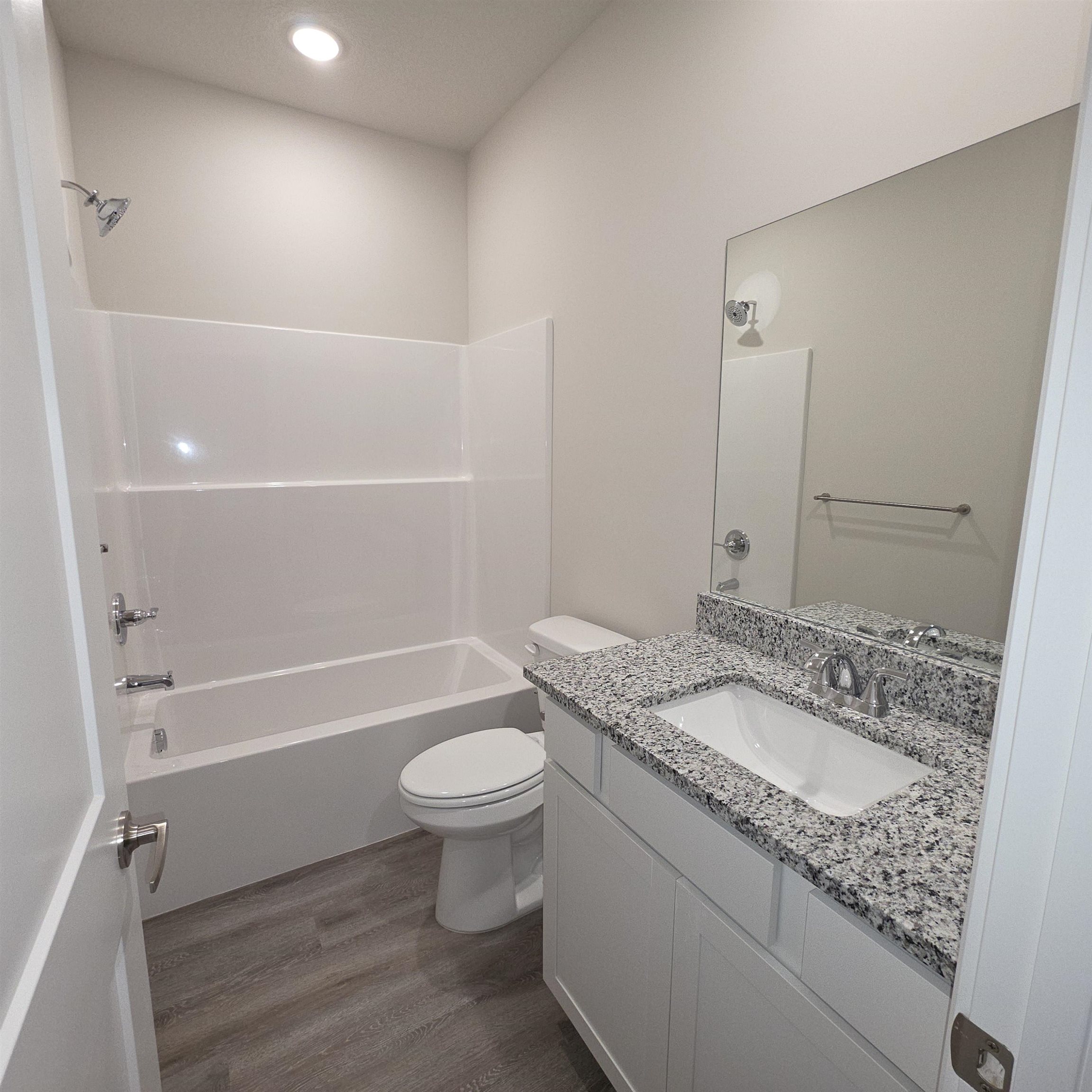 904 N Forestview Ct Property Photo 14