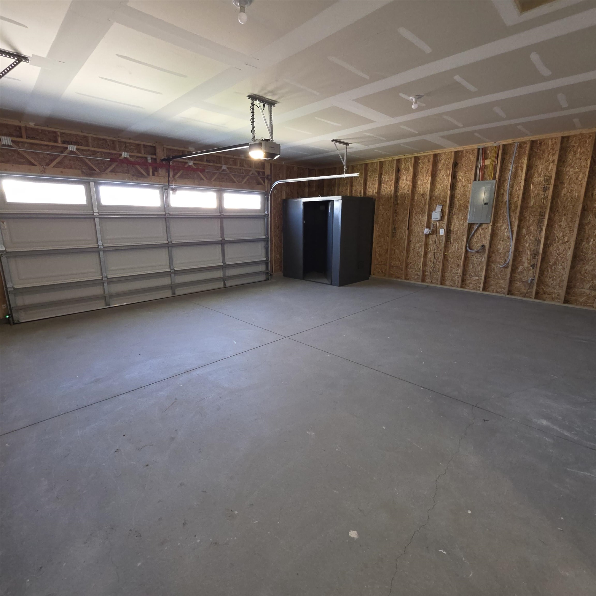 904 N Forestview Ct Property Photo 16