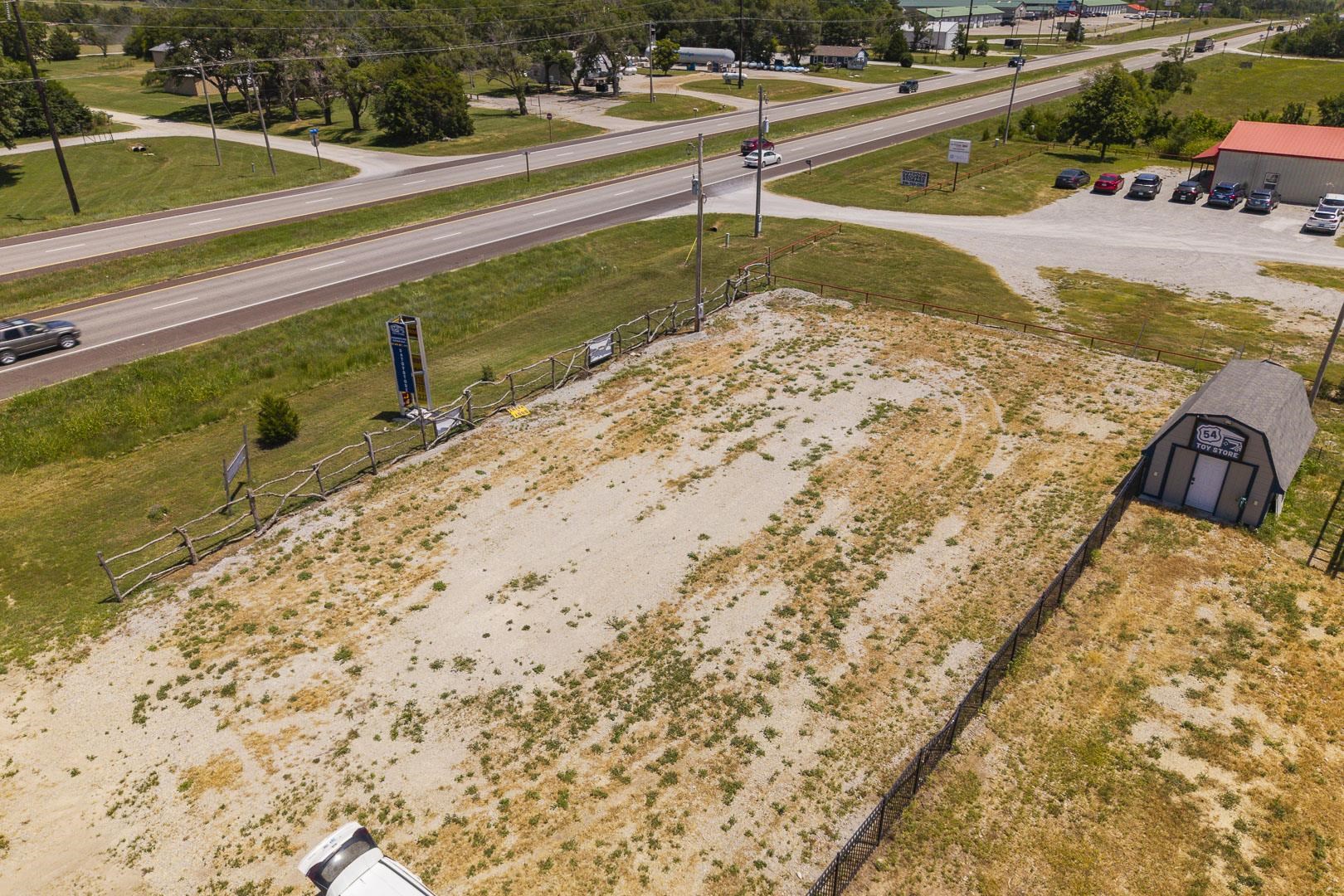 2919 E Us Highway 54 Property Photo 5