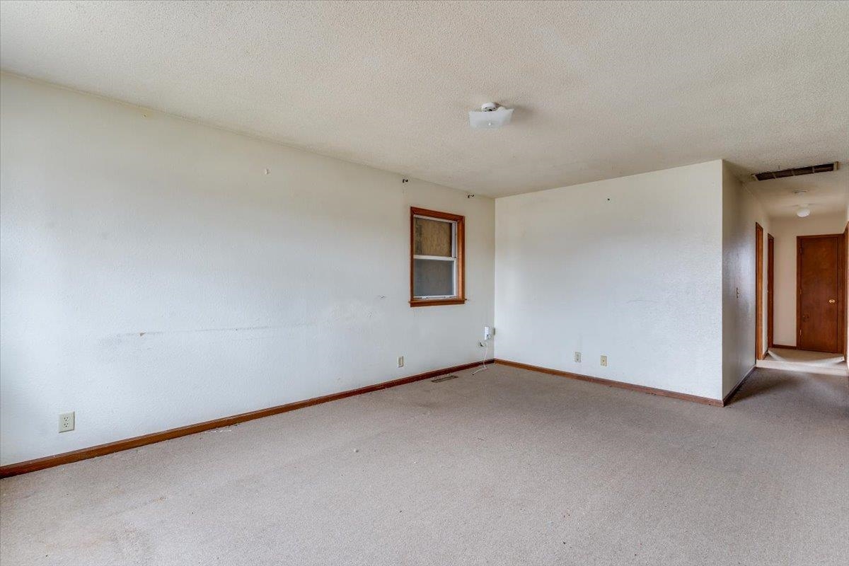 1521 E Catalina St Property Photo 3
