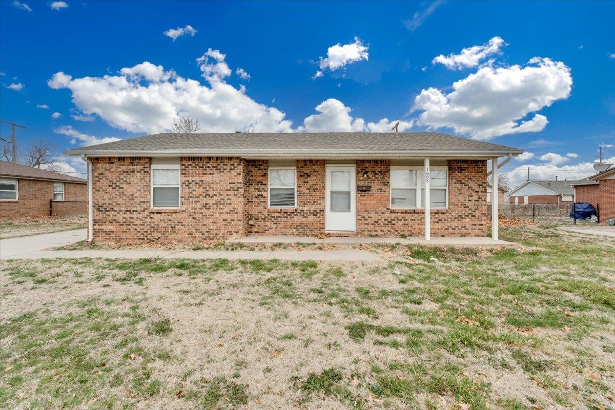 1608 E Catalina St Property Photo 1