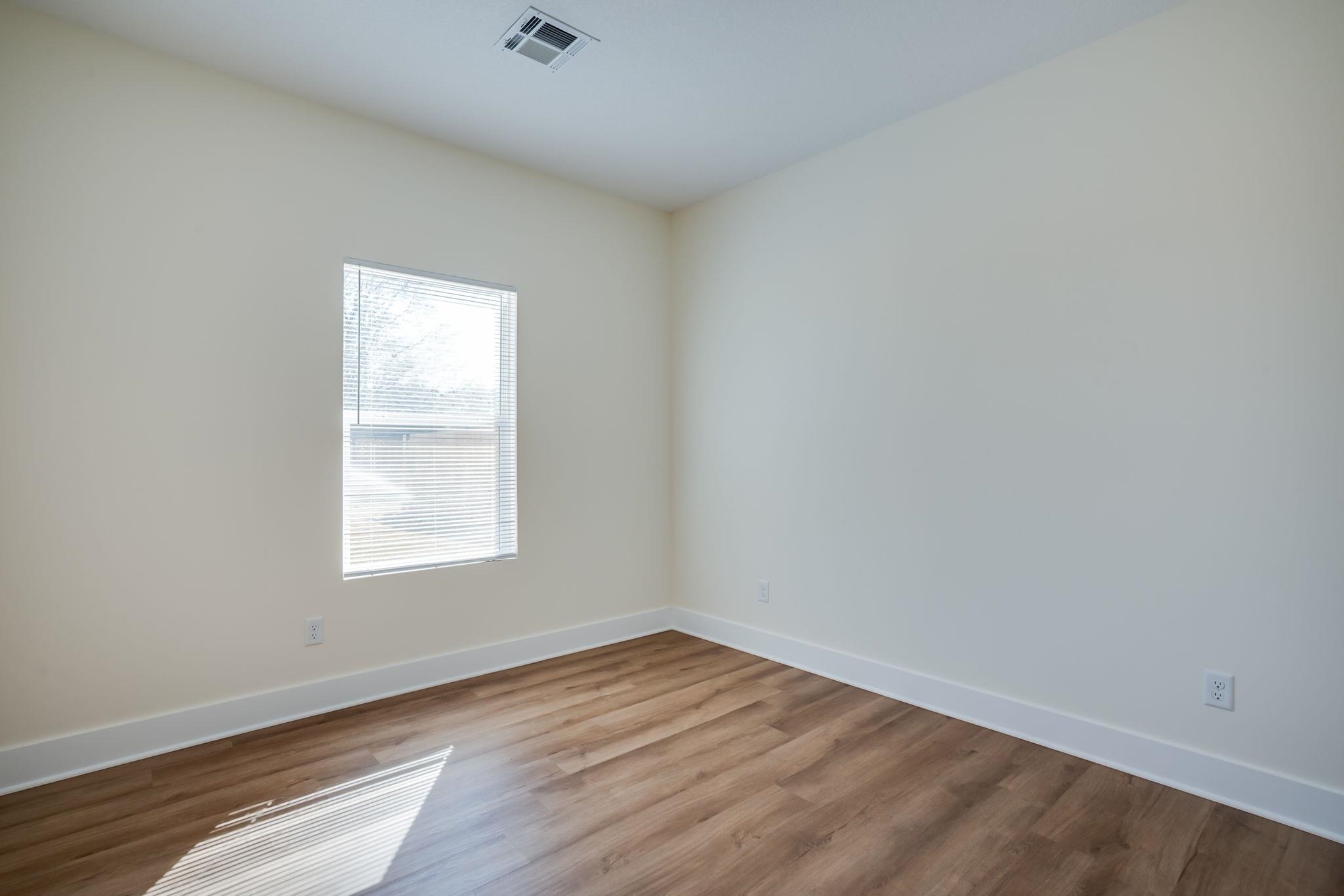 16909 W Kashmir Property Photo 12