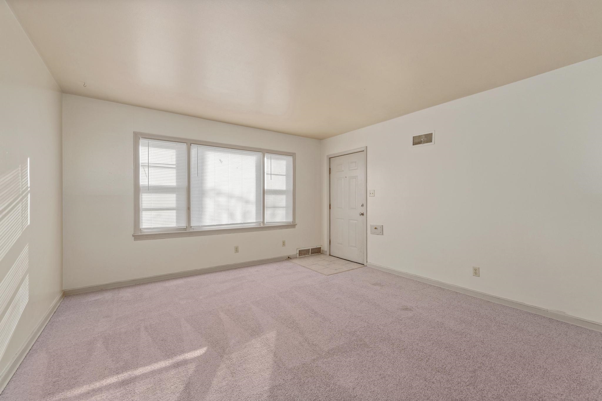 6124 E Harry St Property Photo 4