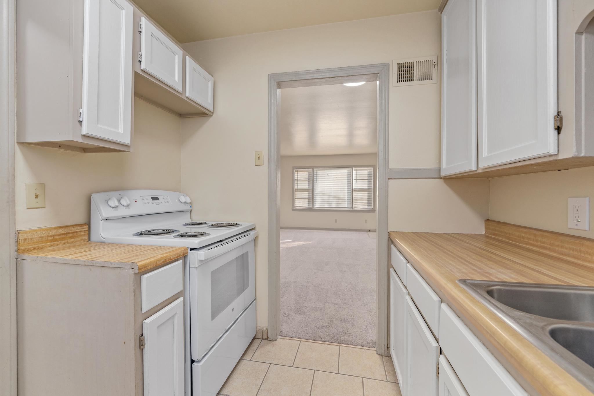 6124 E Harry St Property Photo 9