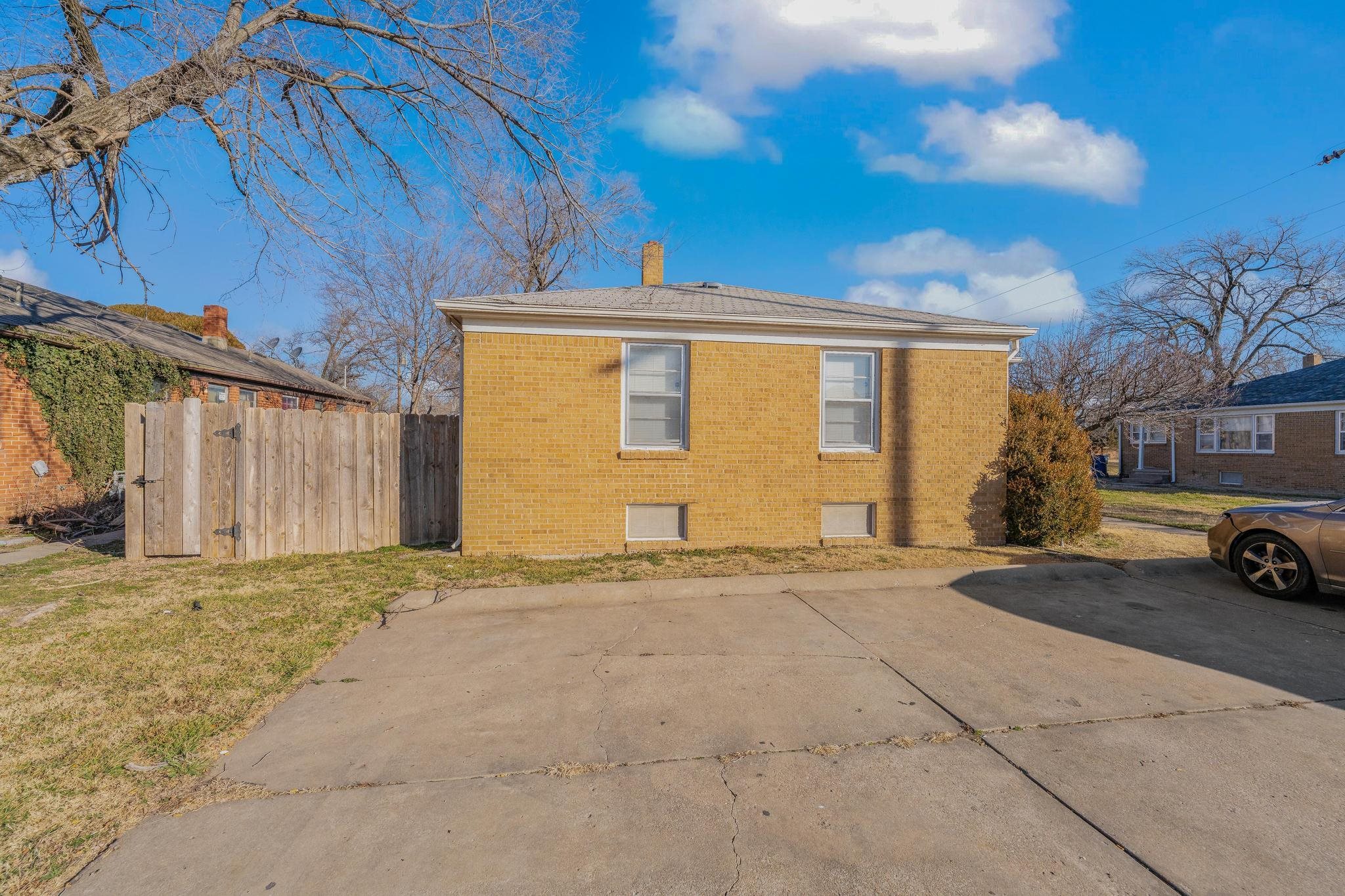 6124 E Harry St Property Photo 22