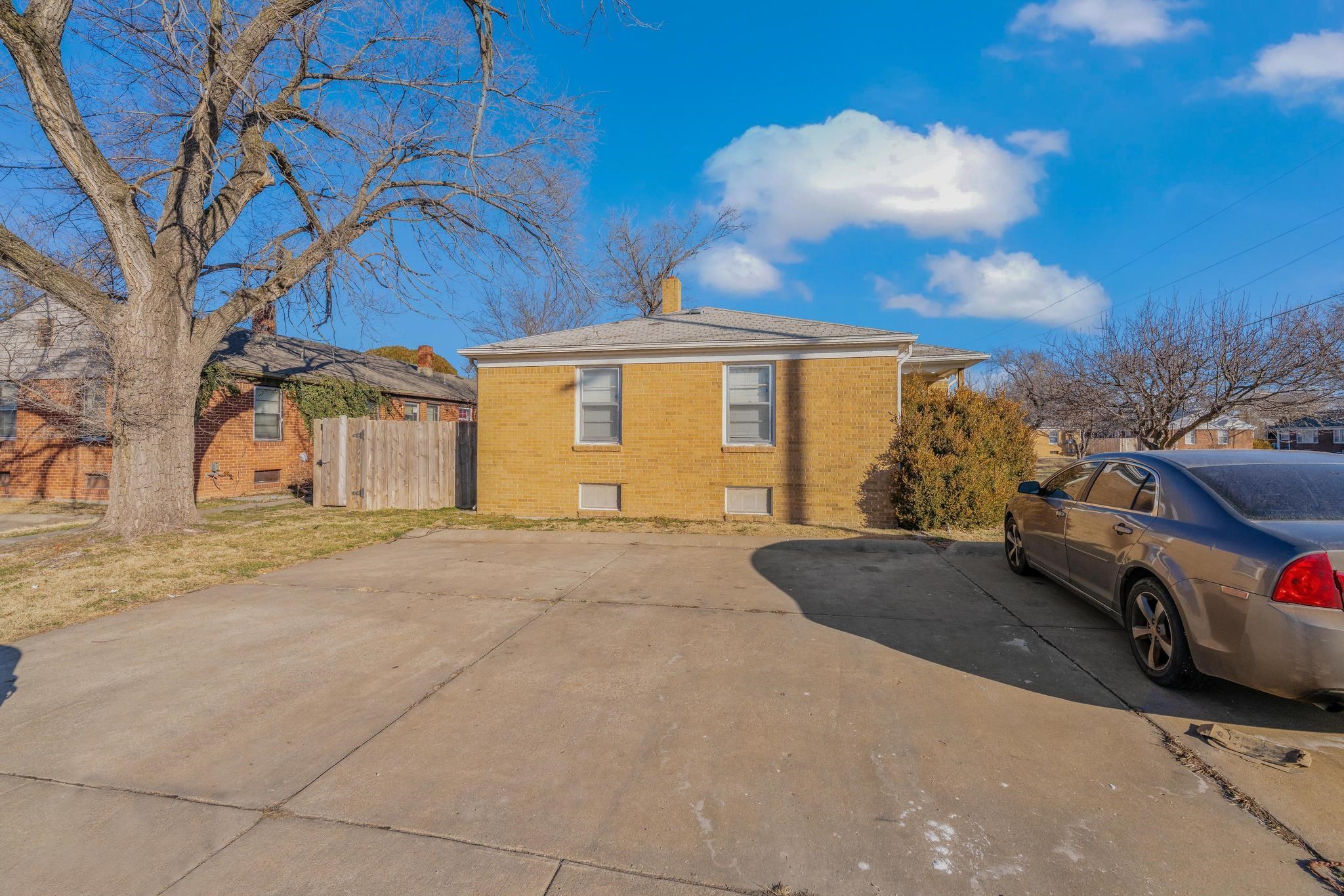 6124 E Harry St Property Photo 23
