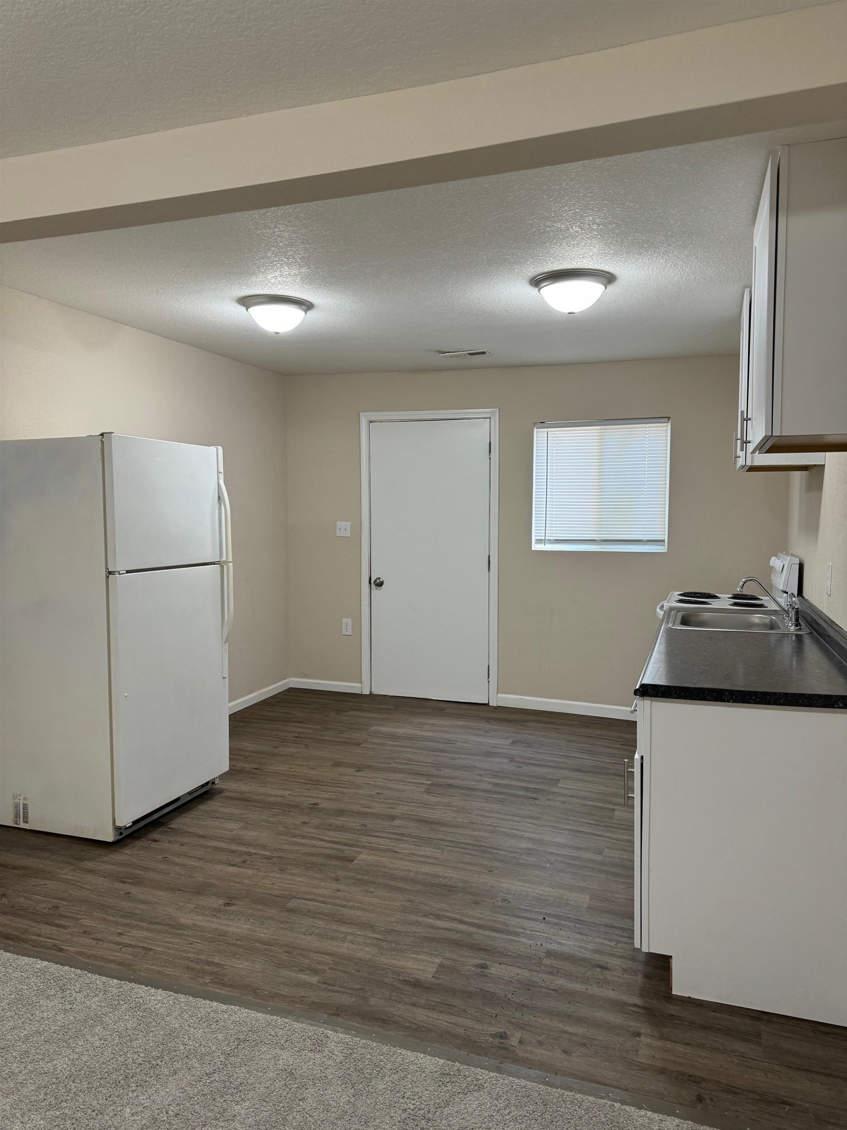 2673 S Holyoke St Property Photo 4