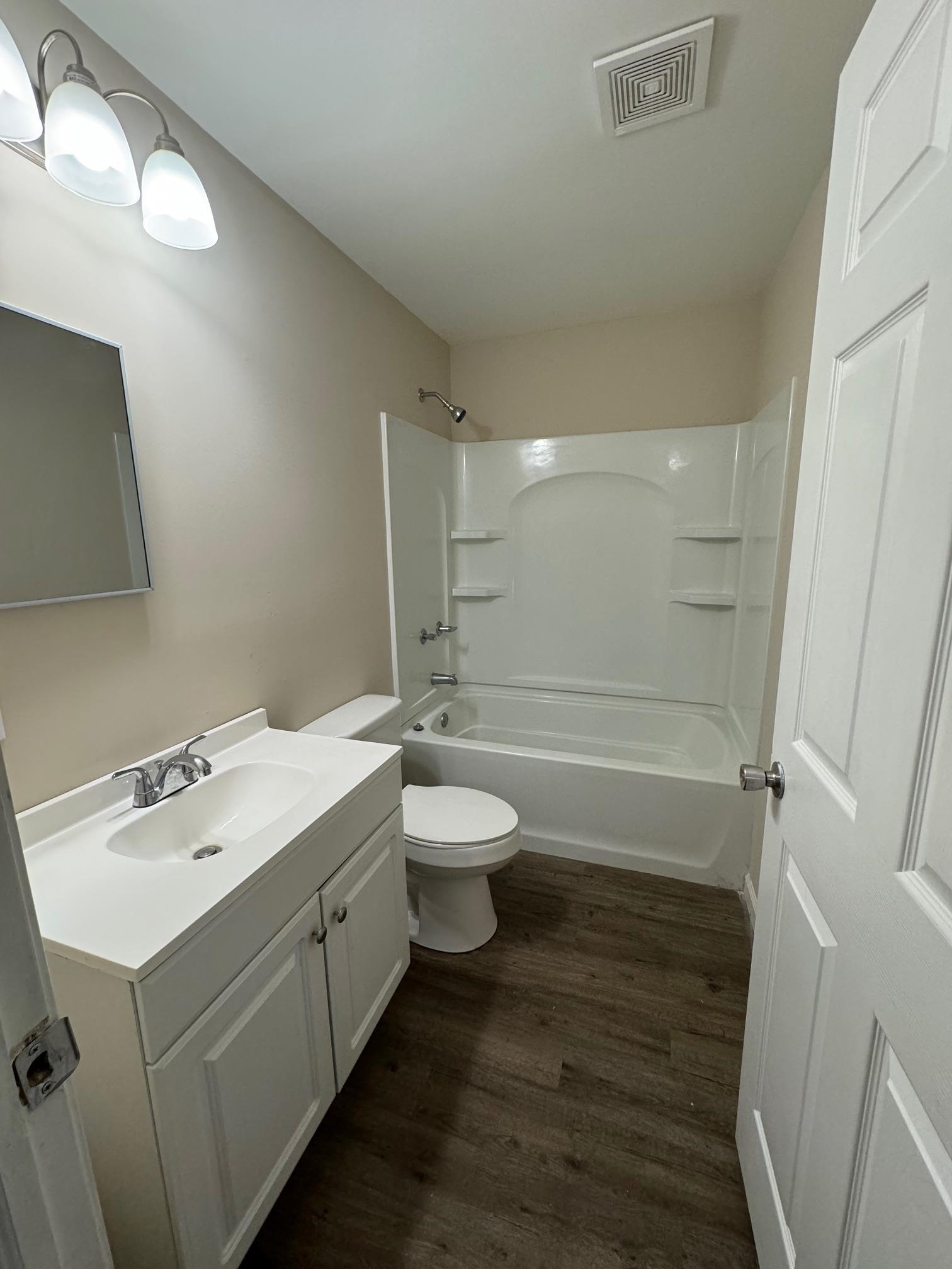 2673 S Holyoke St Property Photo 9