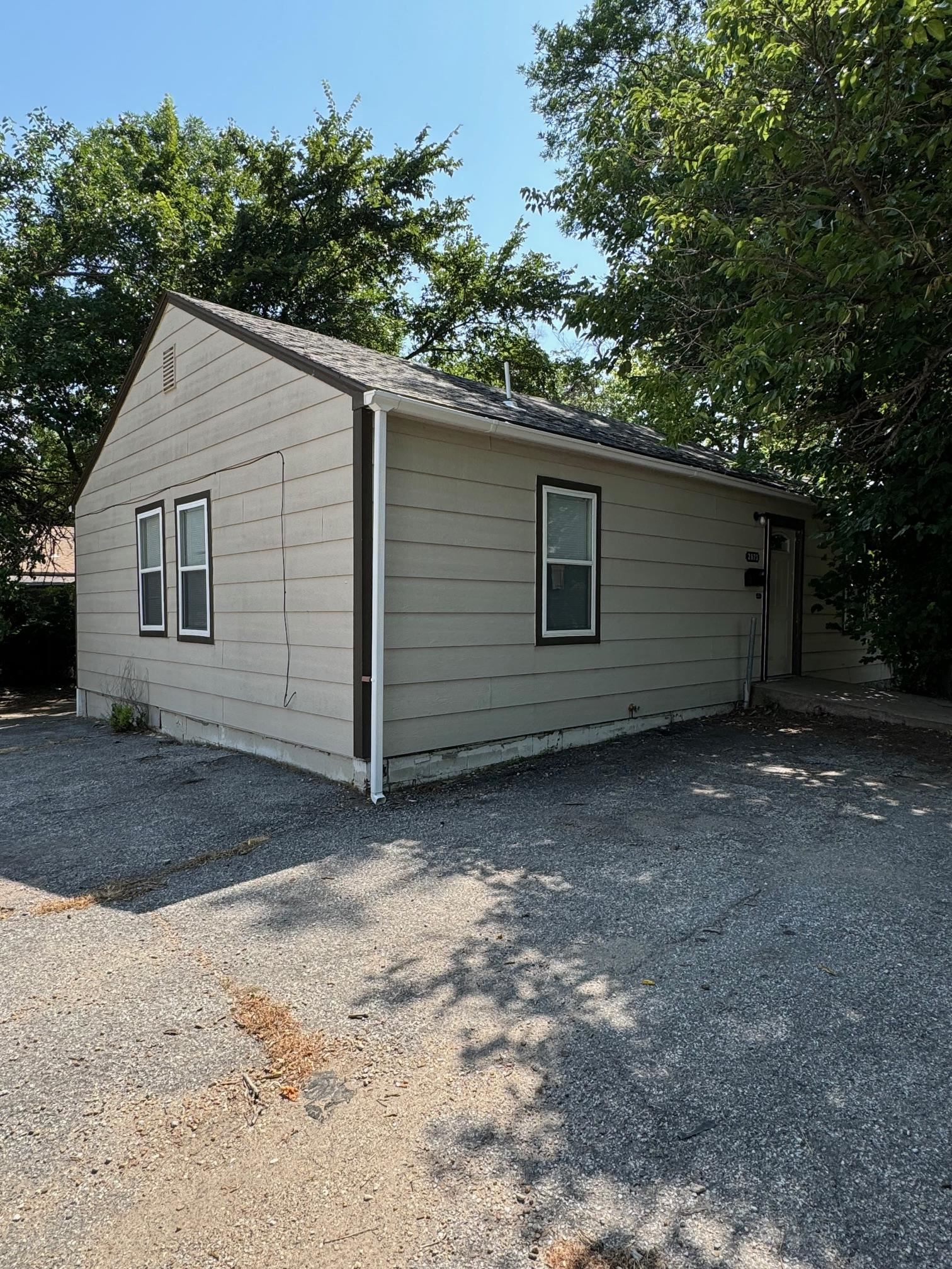 2673 S Holyoke St Property Photo 11