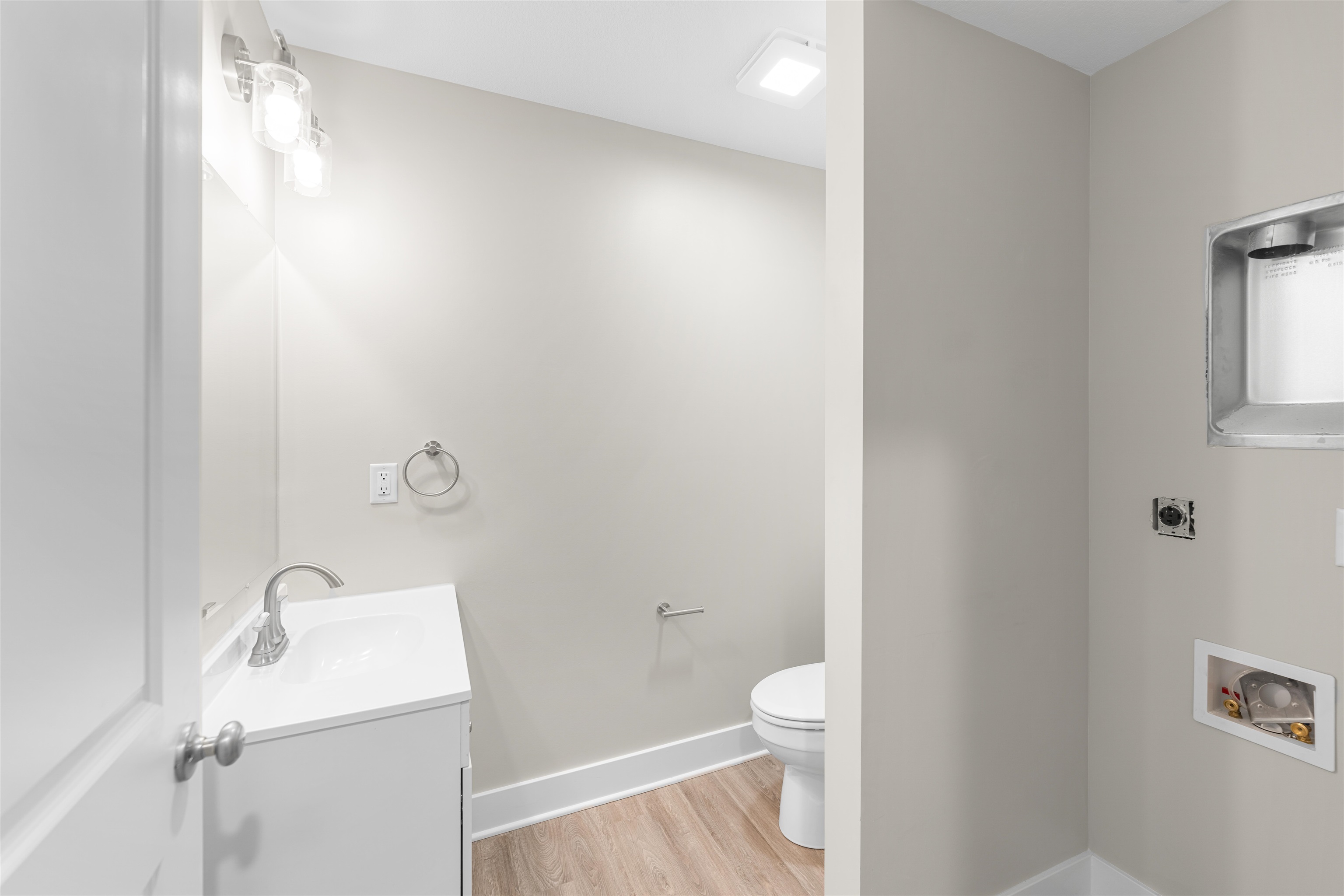 2731 Amelia Ln. Property Photo 32