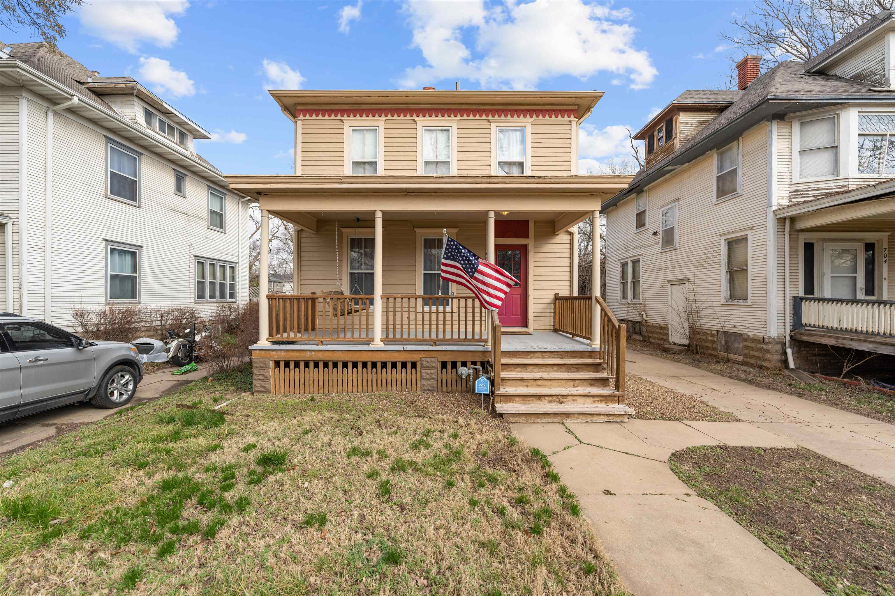 706 W Ash St. Property Photo 1
