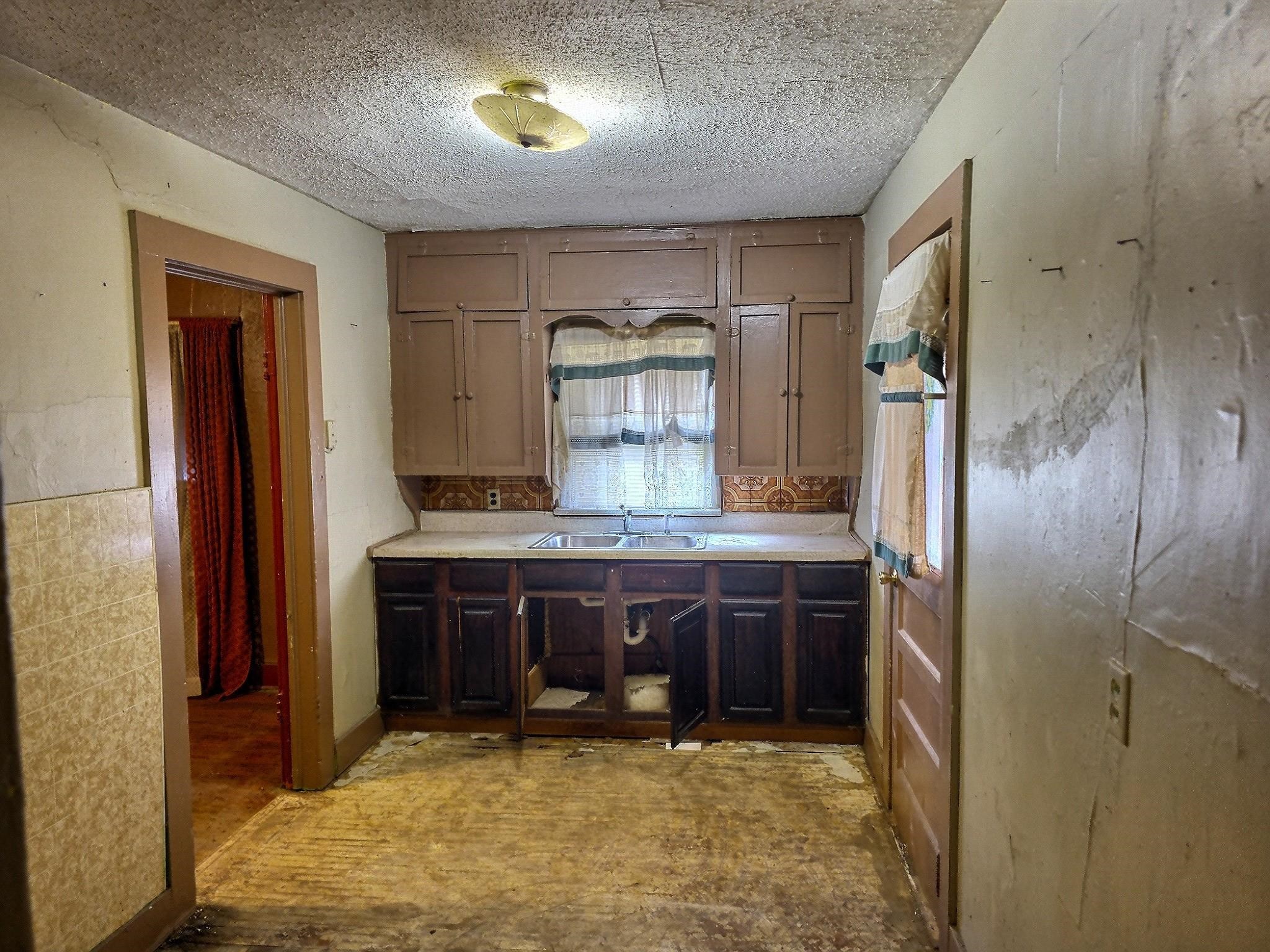1721 N Grove Ave Property Photo 6