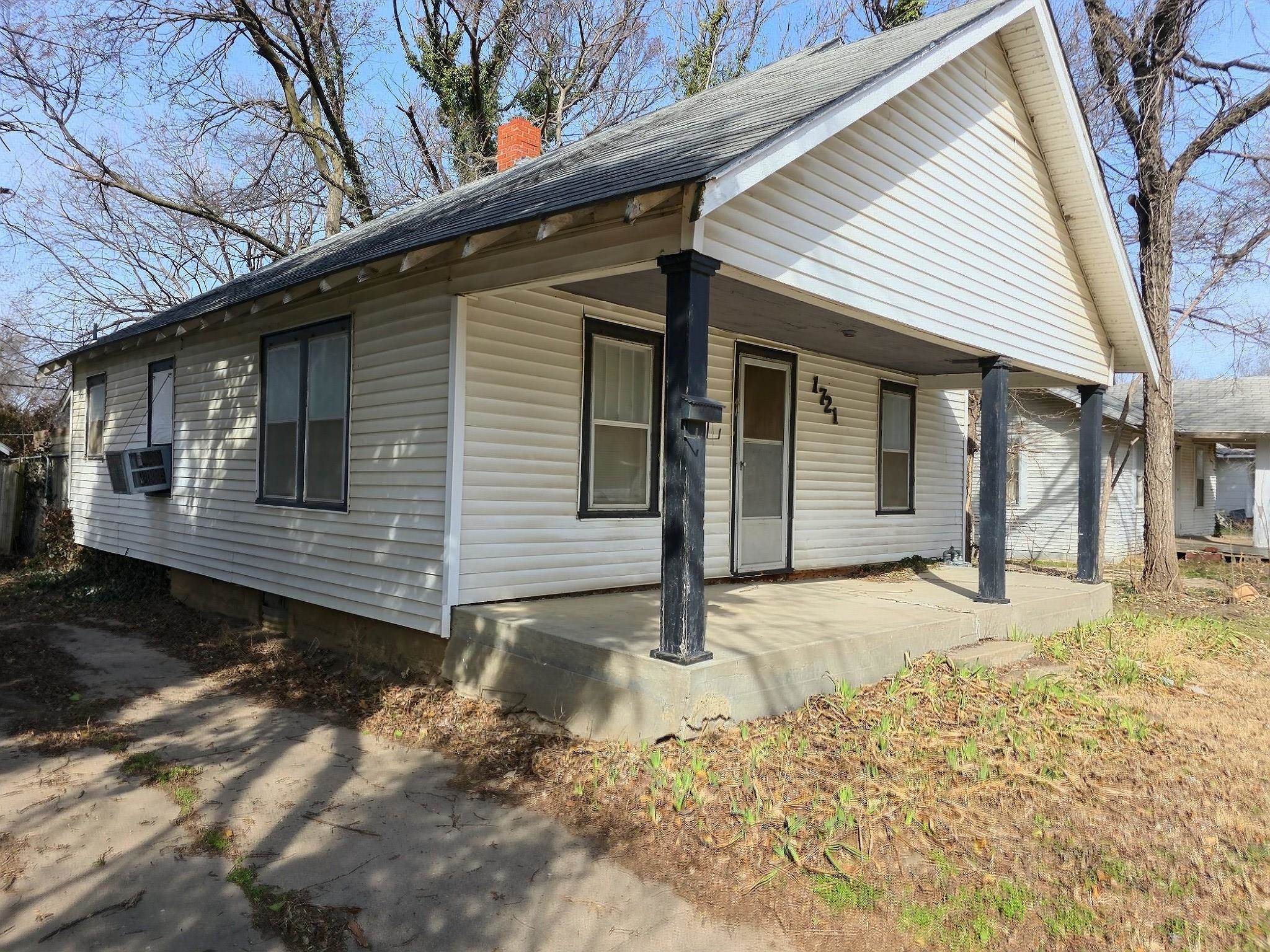 1721 N Grove Ave Property Photo 9
