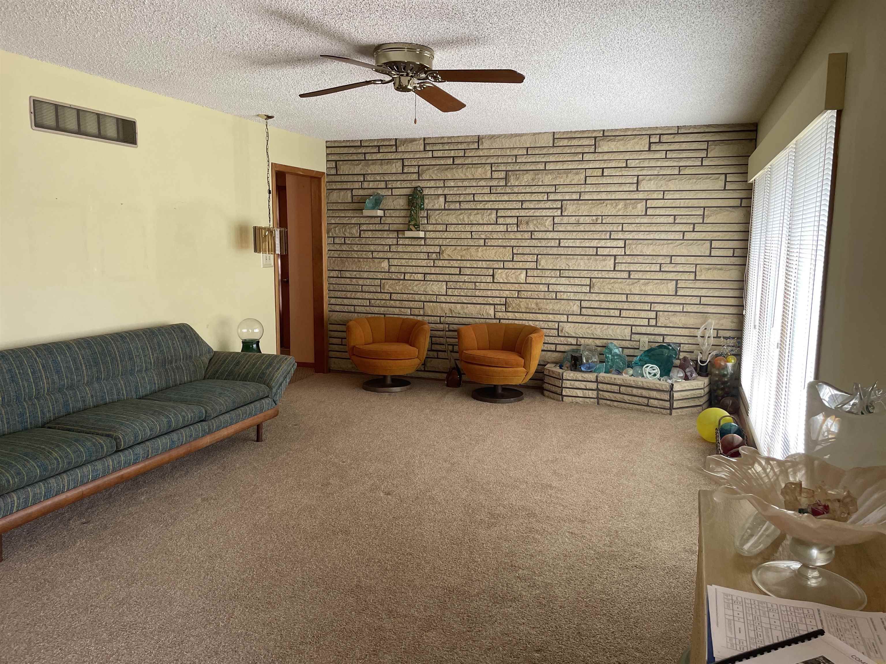 324 S Market St Property Photo 5
