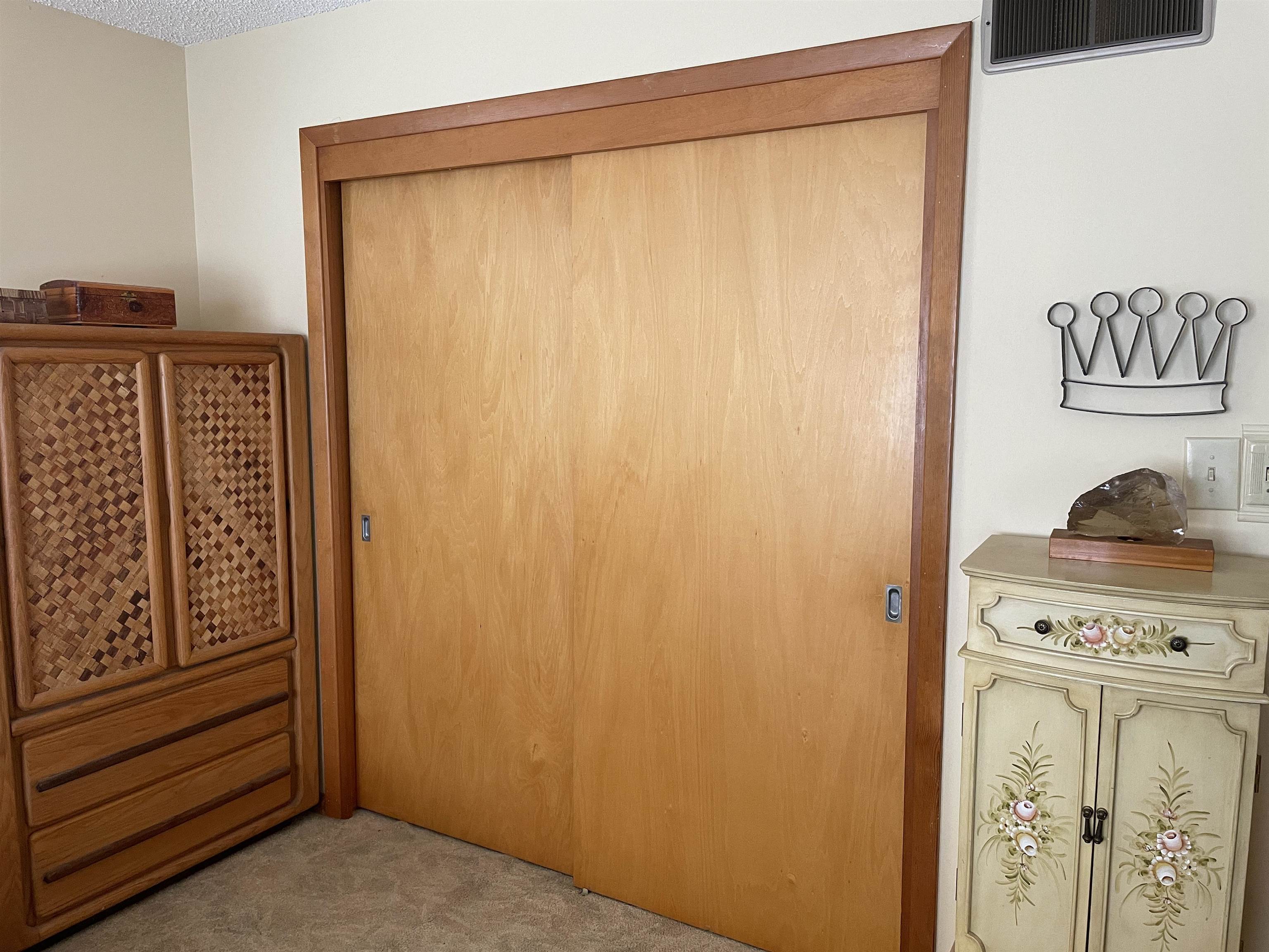 324 S Market St Property Photo 13