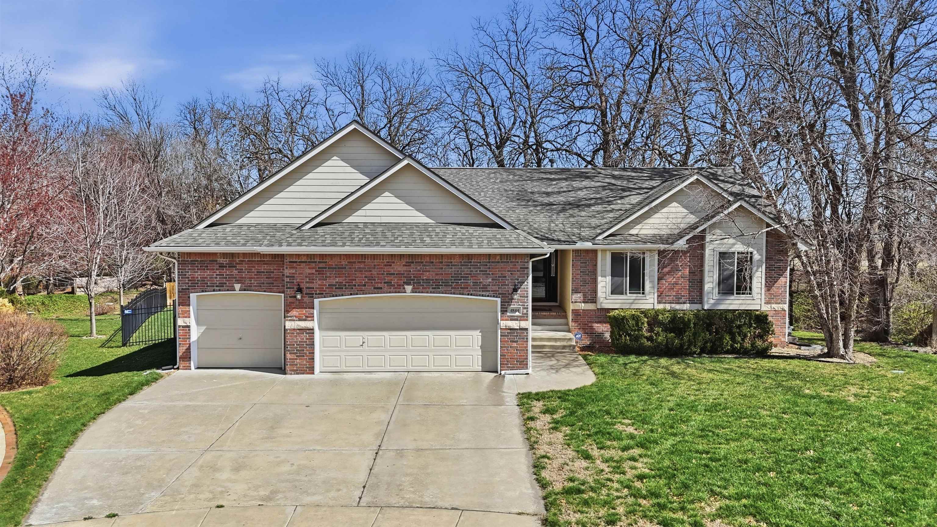 4844 N Steeds Crossing Cir Property Photo 1